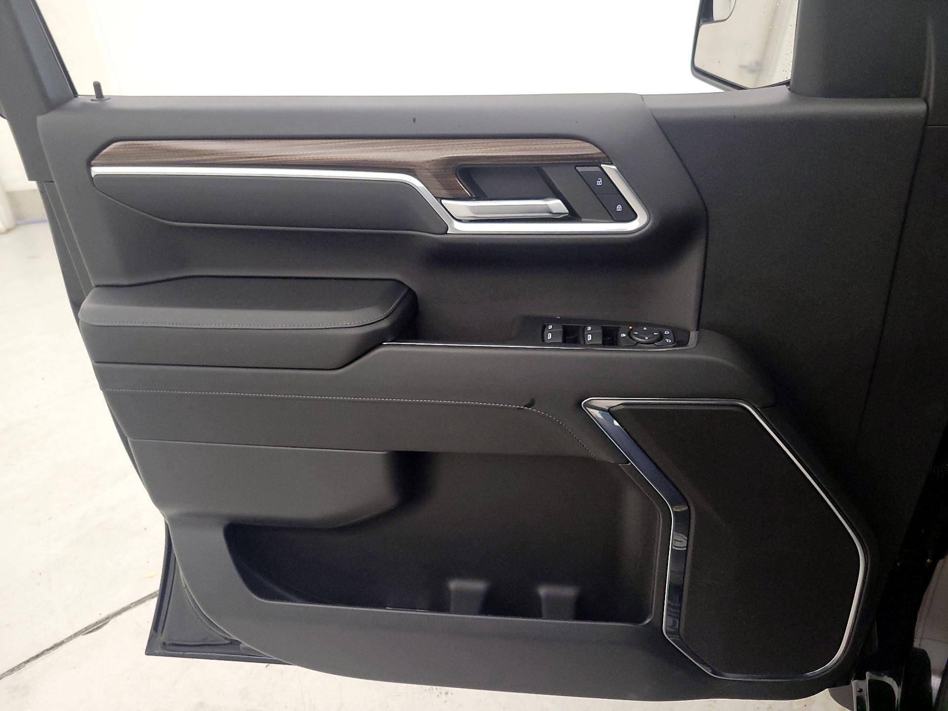 Thumbnail: 2023 Chevrolet Silverado 1500 - 12