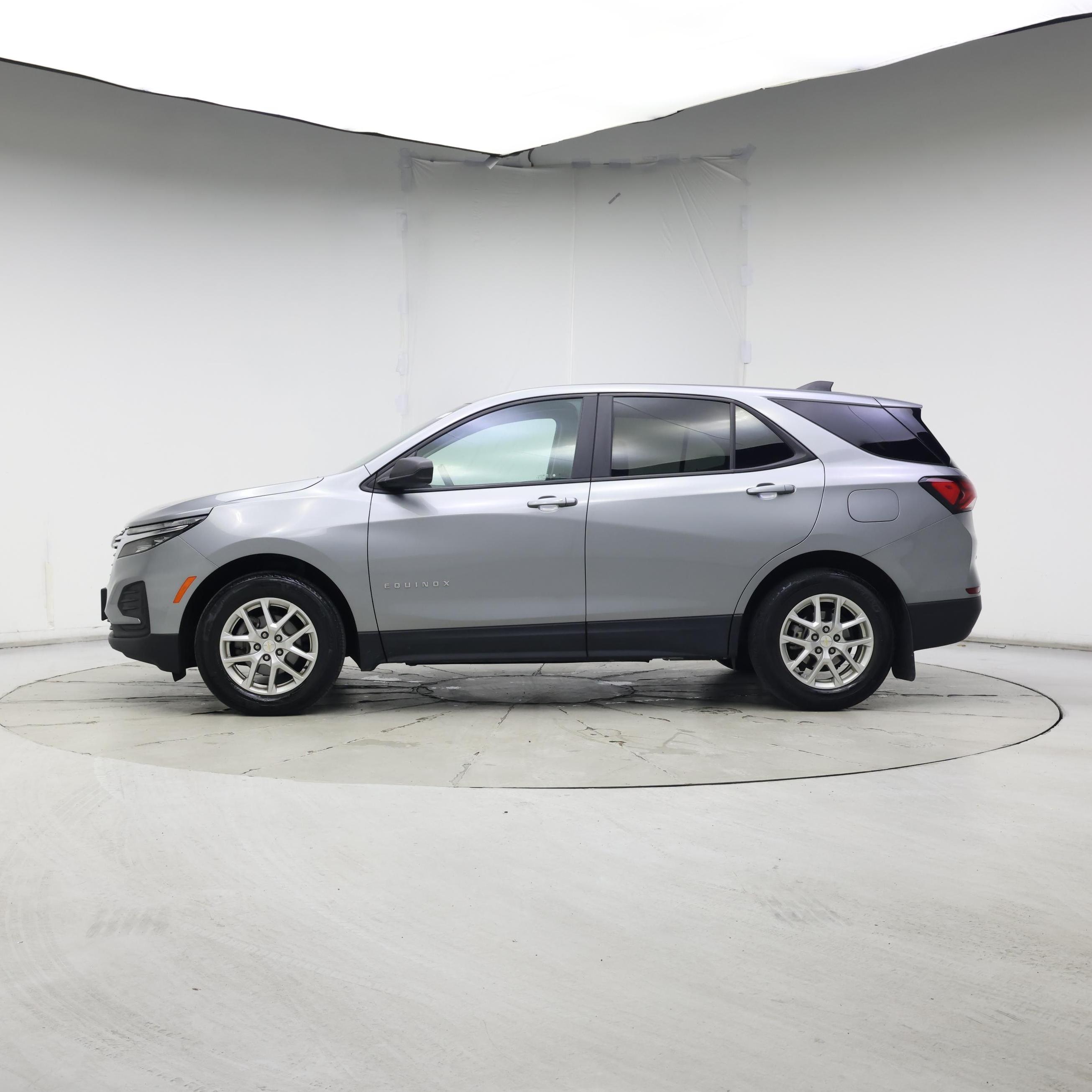 Thumbnail: 2023 Chevrolet Equinox - 3