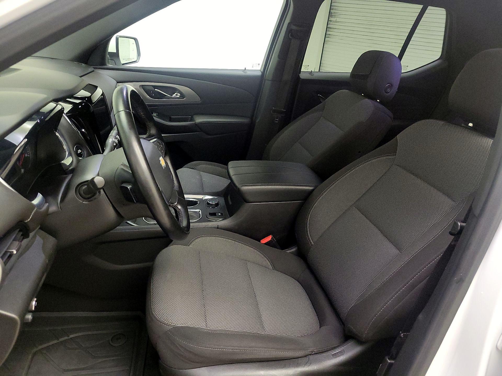 Thumbnail: 2023 Chevrolet Traverse - 11