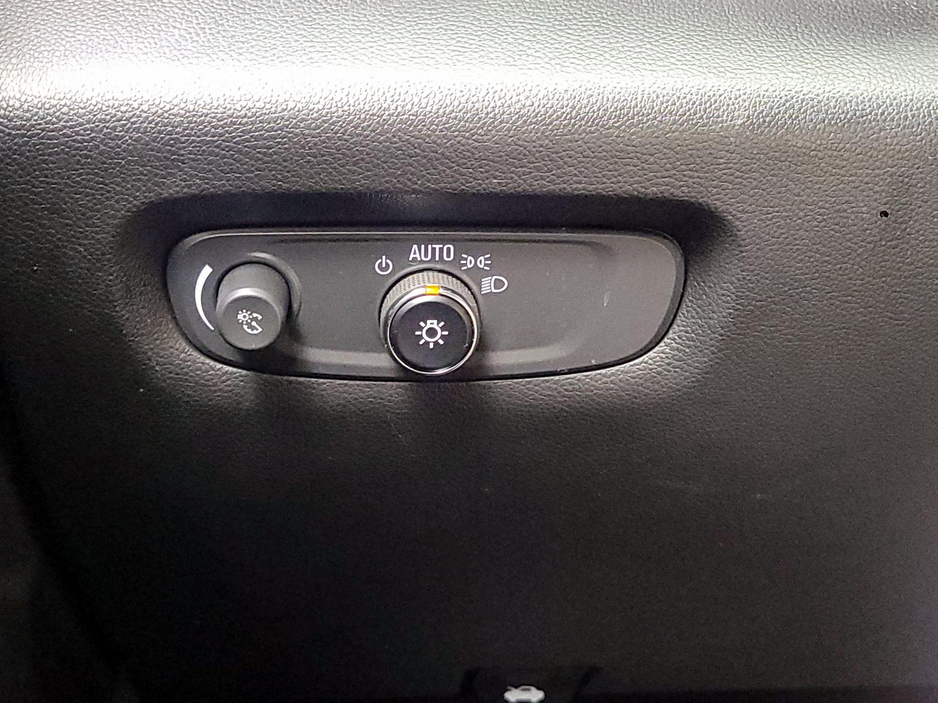 Thumbnail: 2023 Chevrolet Traverse - 13