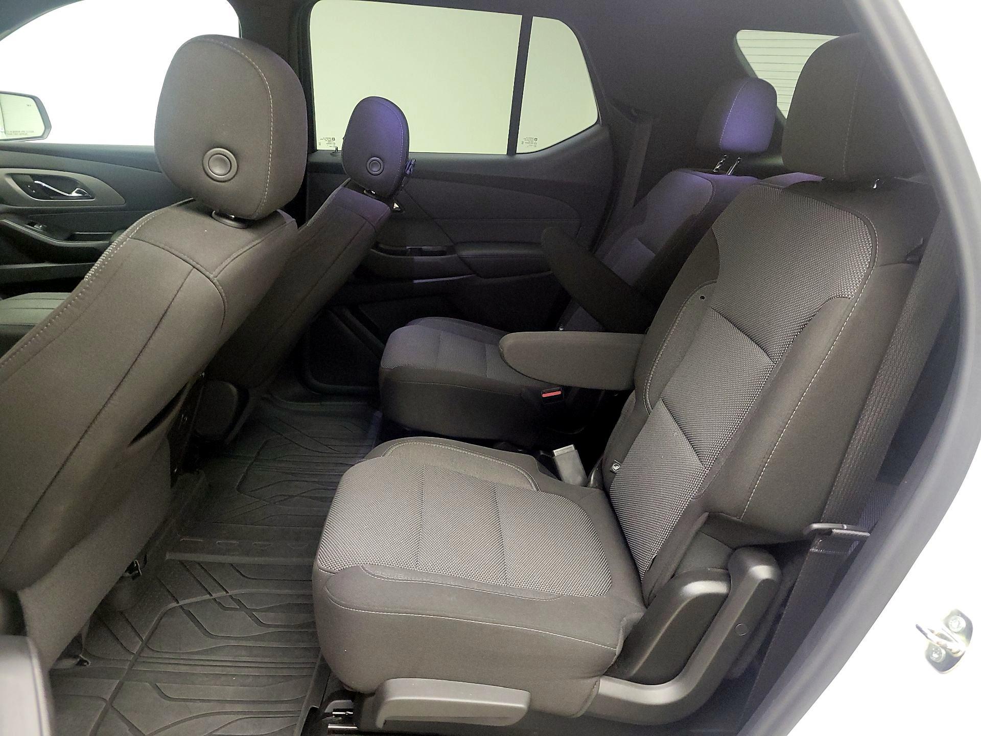 Thumbnail: 2023 Chevrolet Traverse - 19