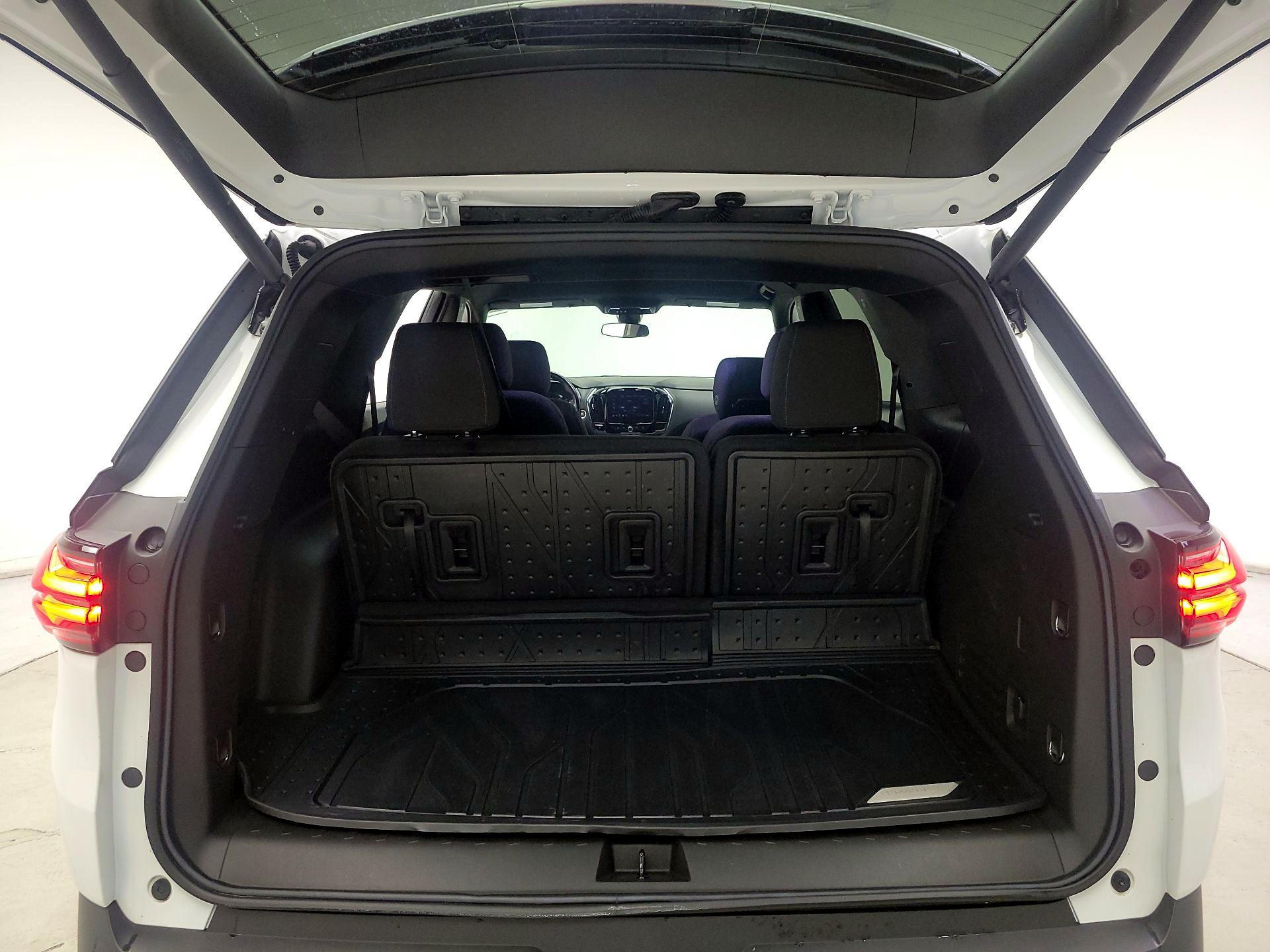 Thumbnail: 2023 Chevrolet Traverse - 20