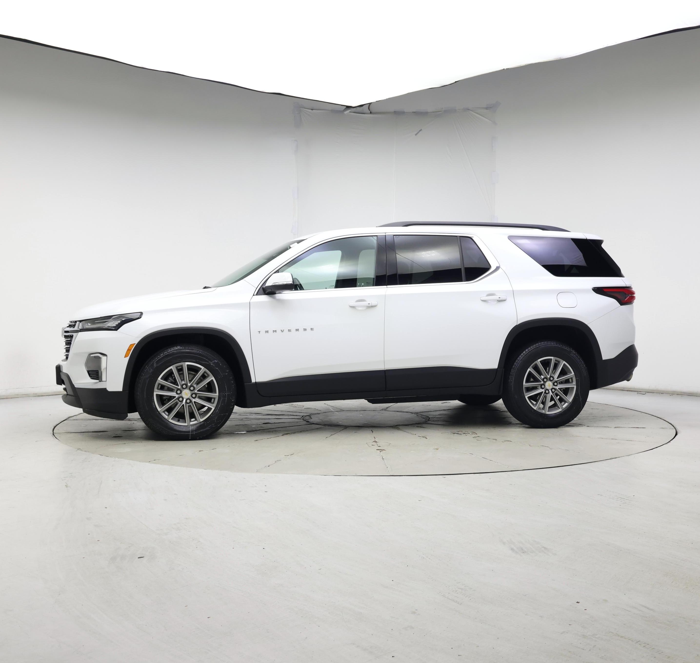 Thumbnail: 2023 Chevrolet Traverse - 3