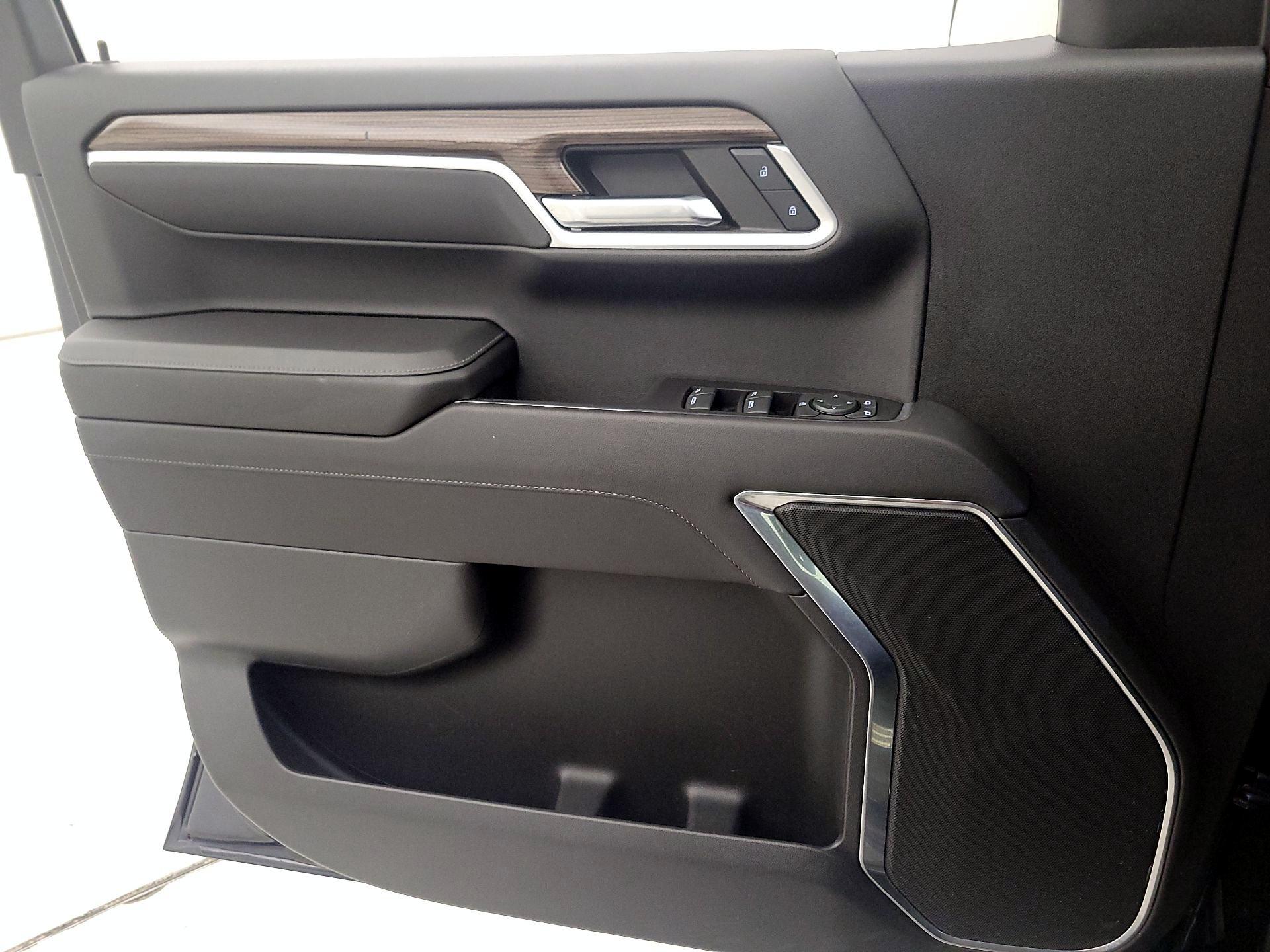 Thumbnail: 2022 Chevrolet Silverado 1500 - 12