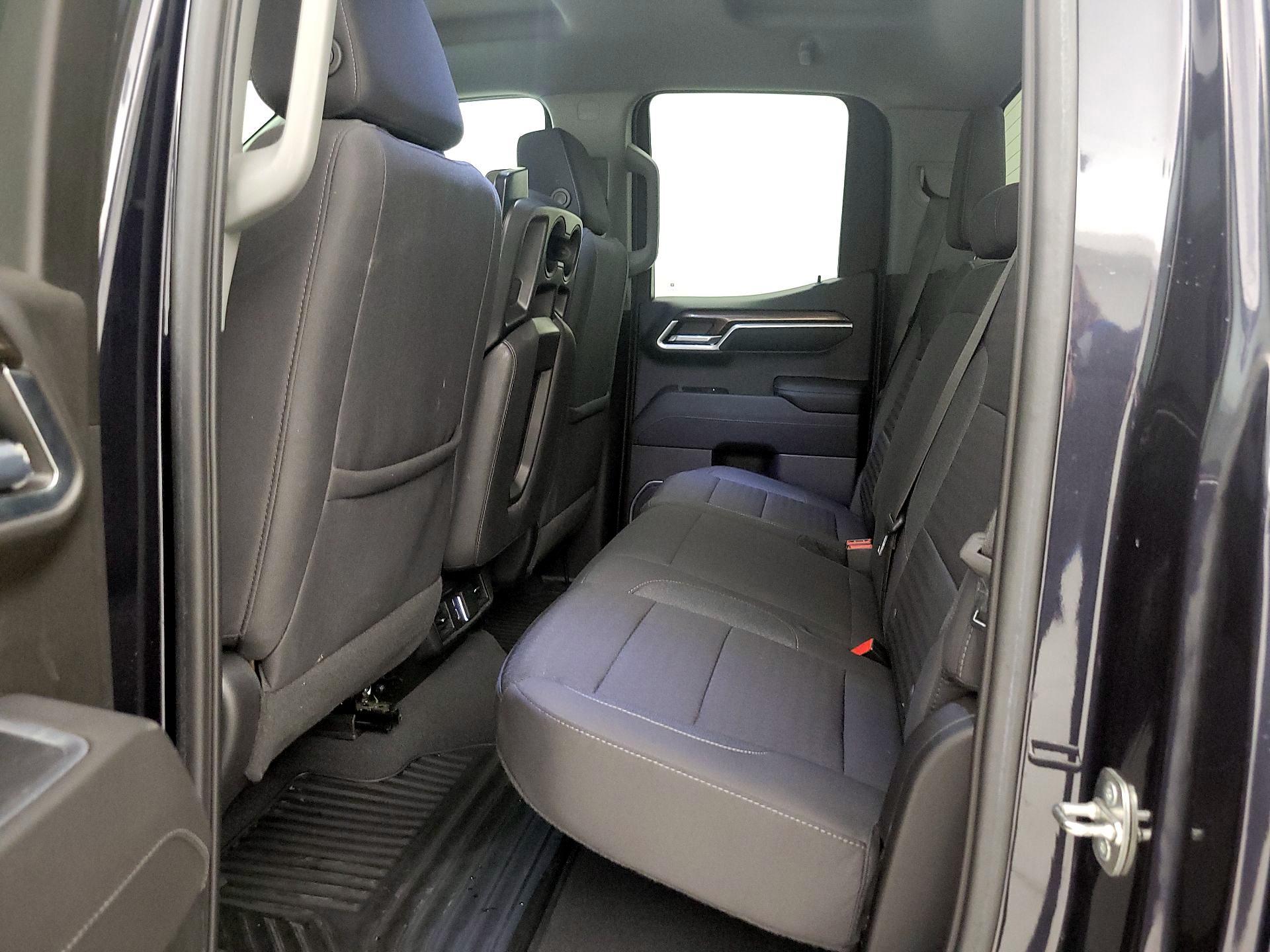 Thumbnail: 2022 Chevrolet Silverado 1500 - 19