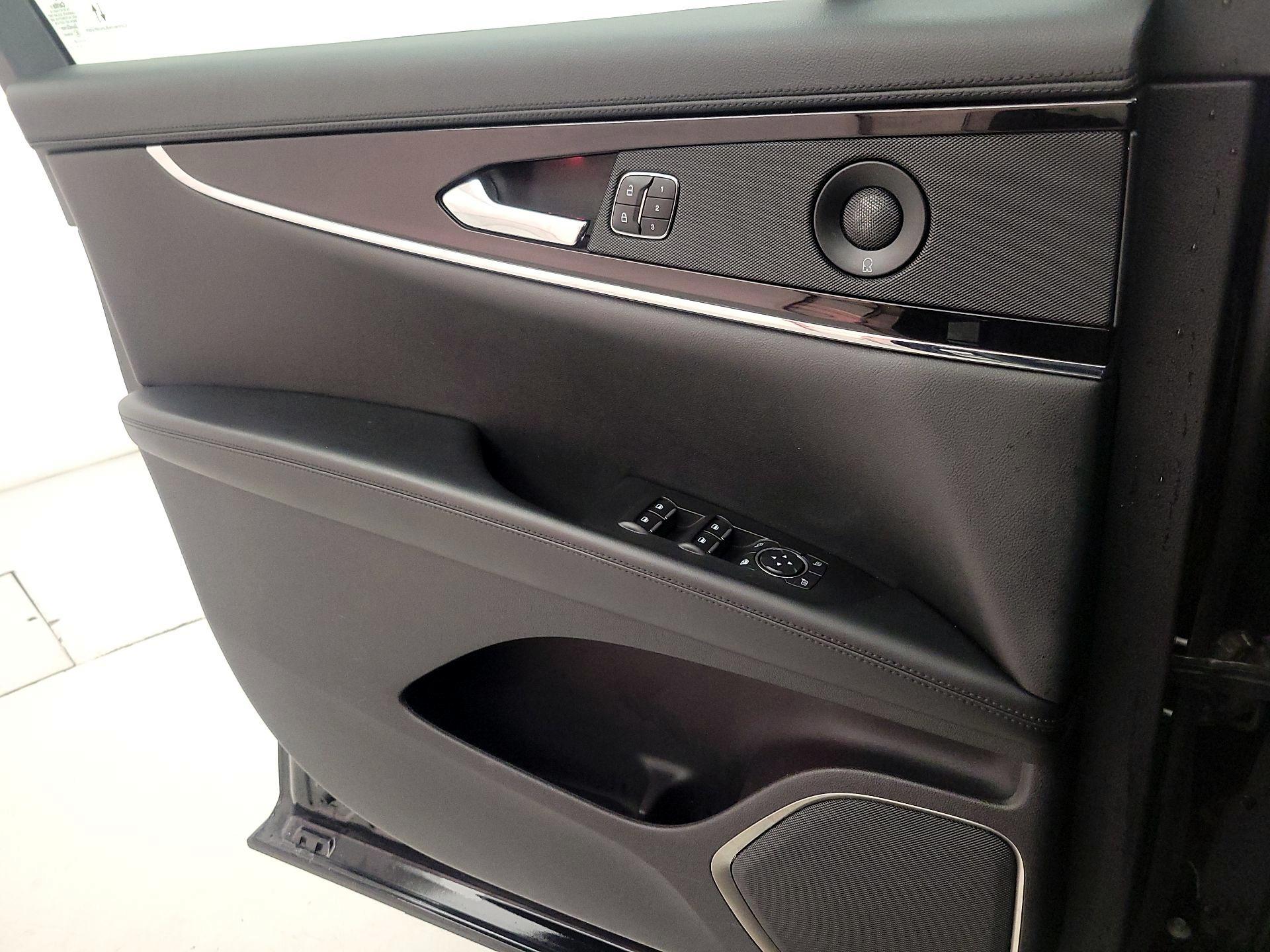 Thumbnail: 2021 Lincoln Nautilus - 12