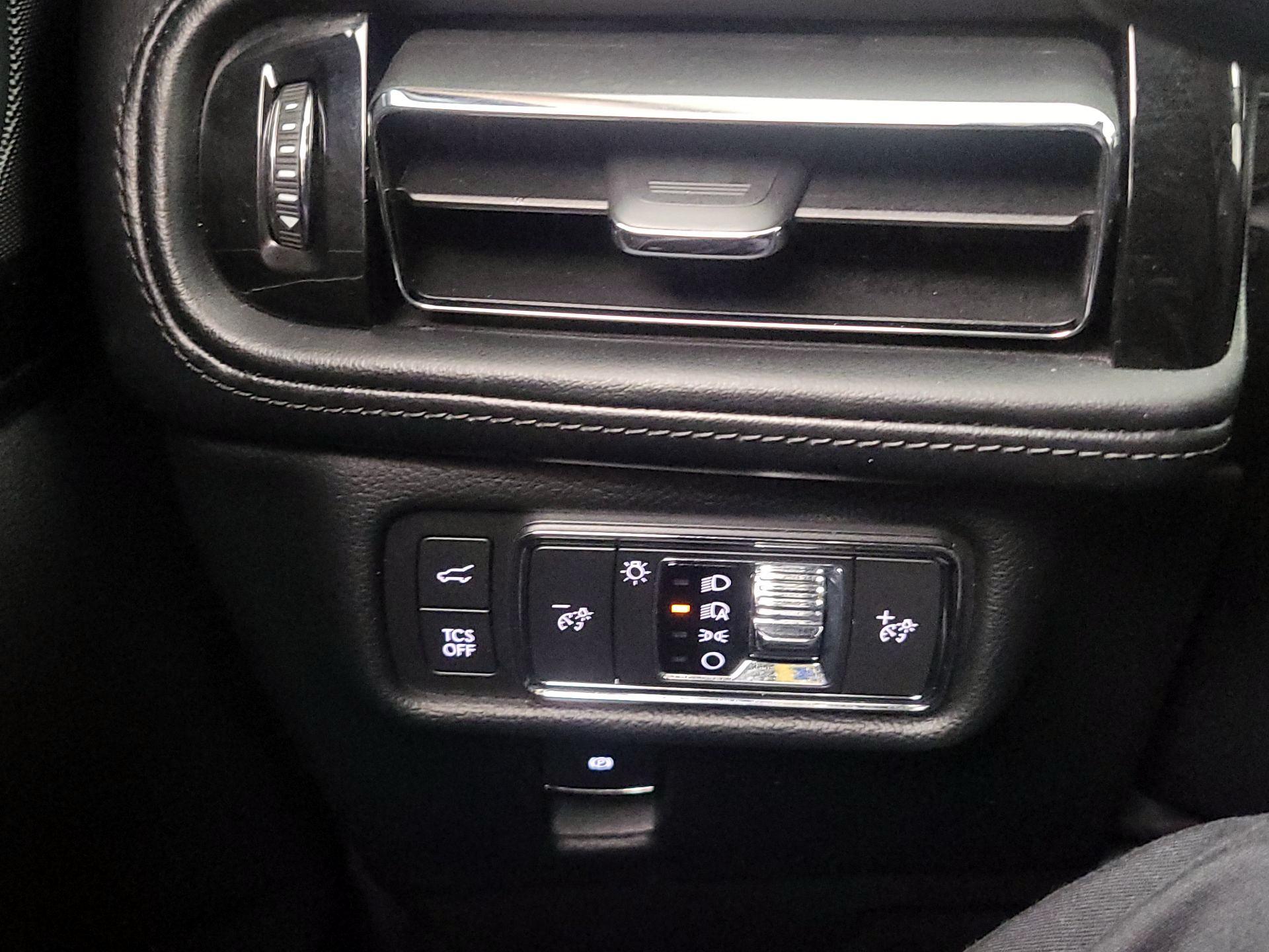 Thumbnail: 2021 Lincoln Nautilus - 13