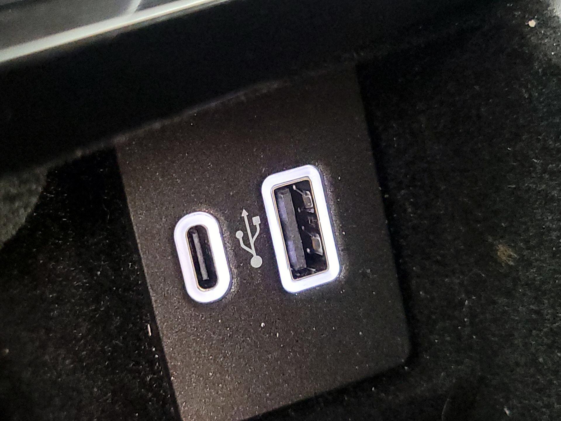 Thumbnail: 2021 Lincoln Nautilus - 19