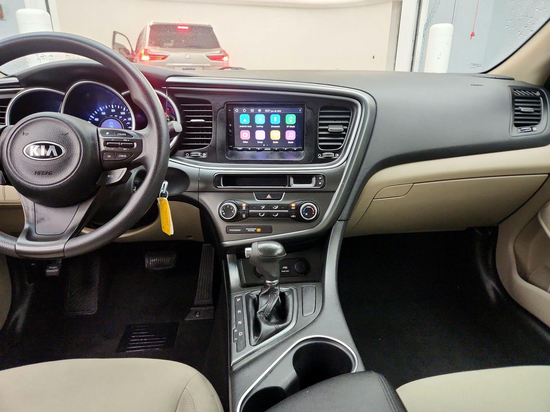 Thumbnail: 2015 Kia Optima - 9