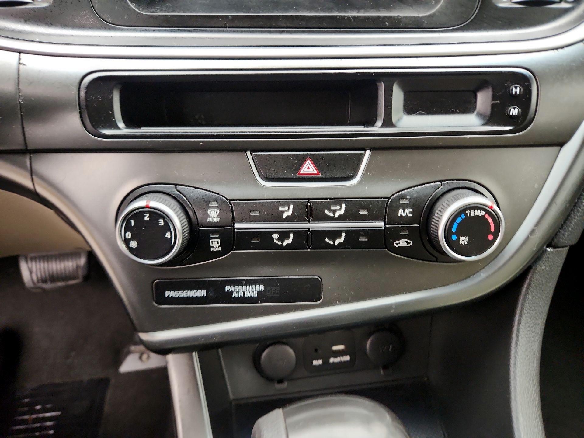 Thumbnail: 2015 Kia Optima - 15