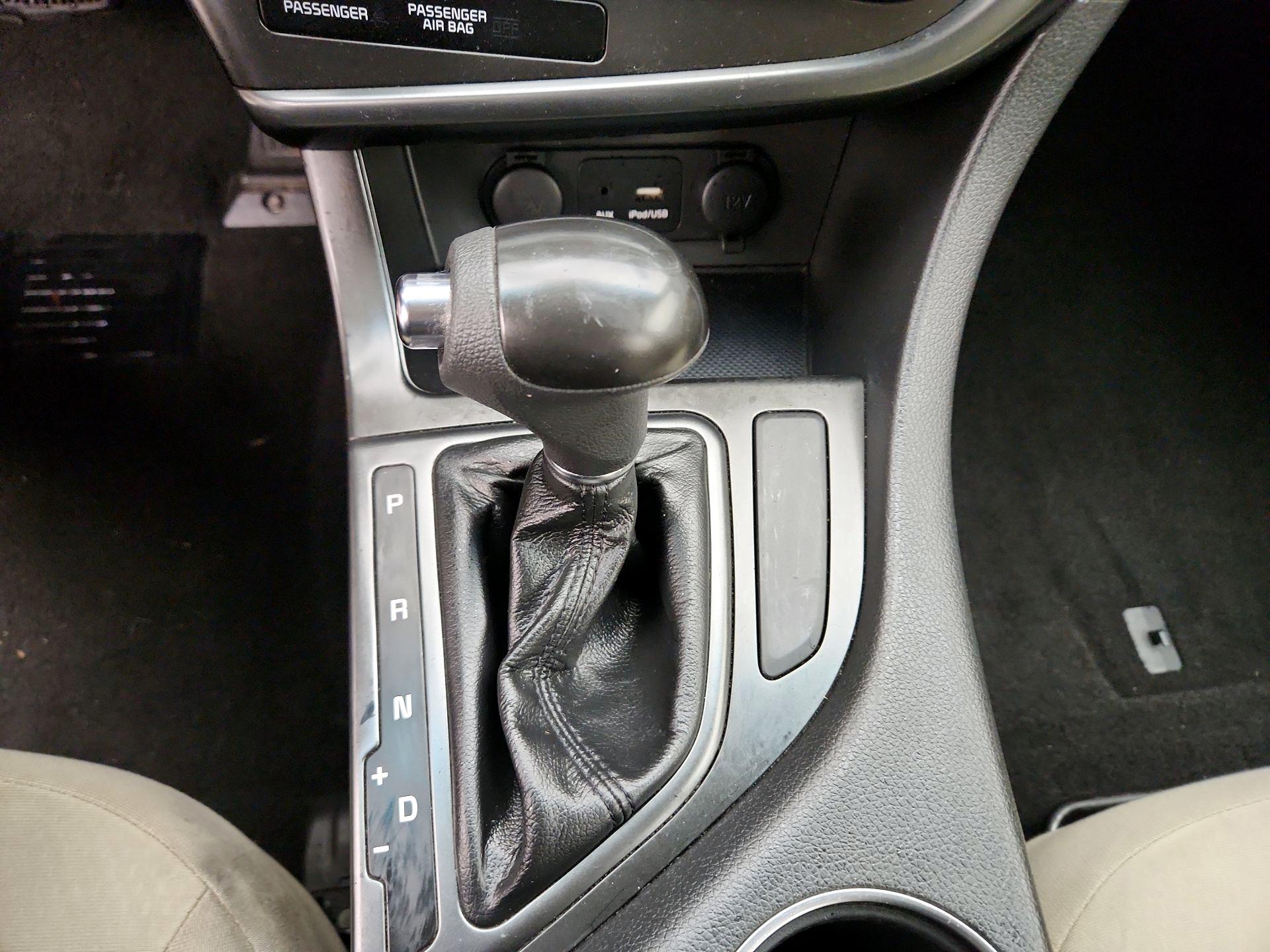 Thumbnail: 2015 Kia Optima - 16