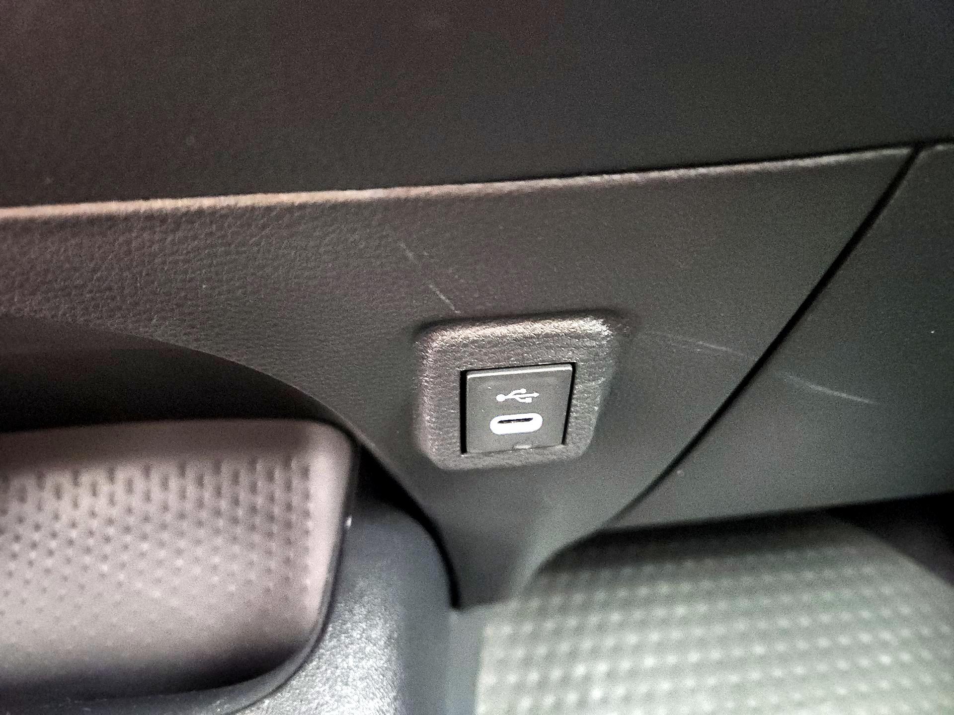 Thumbnail: 2025 Toyota Corolla - 18