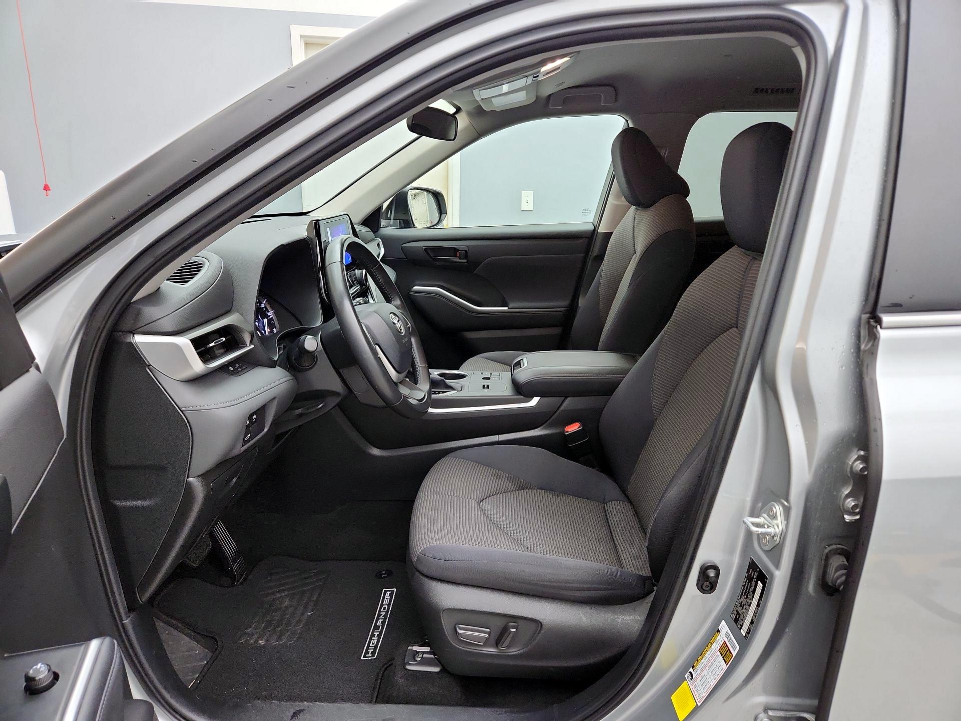 Thumbnail: 2024 Toyota Highlander - 11