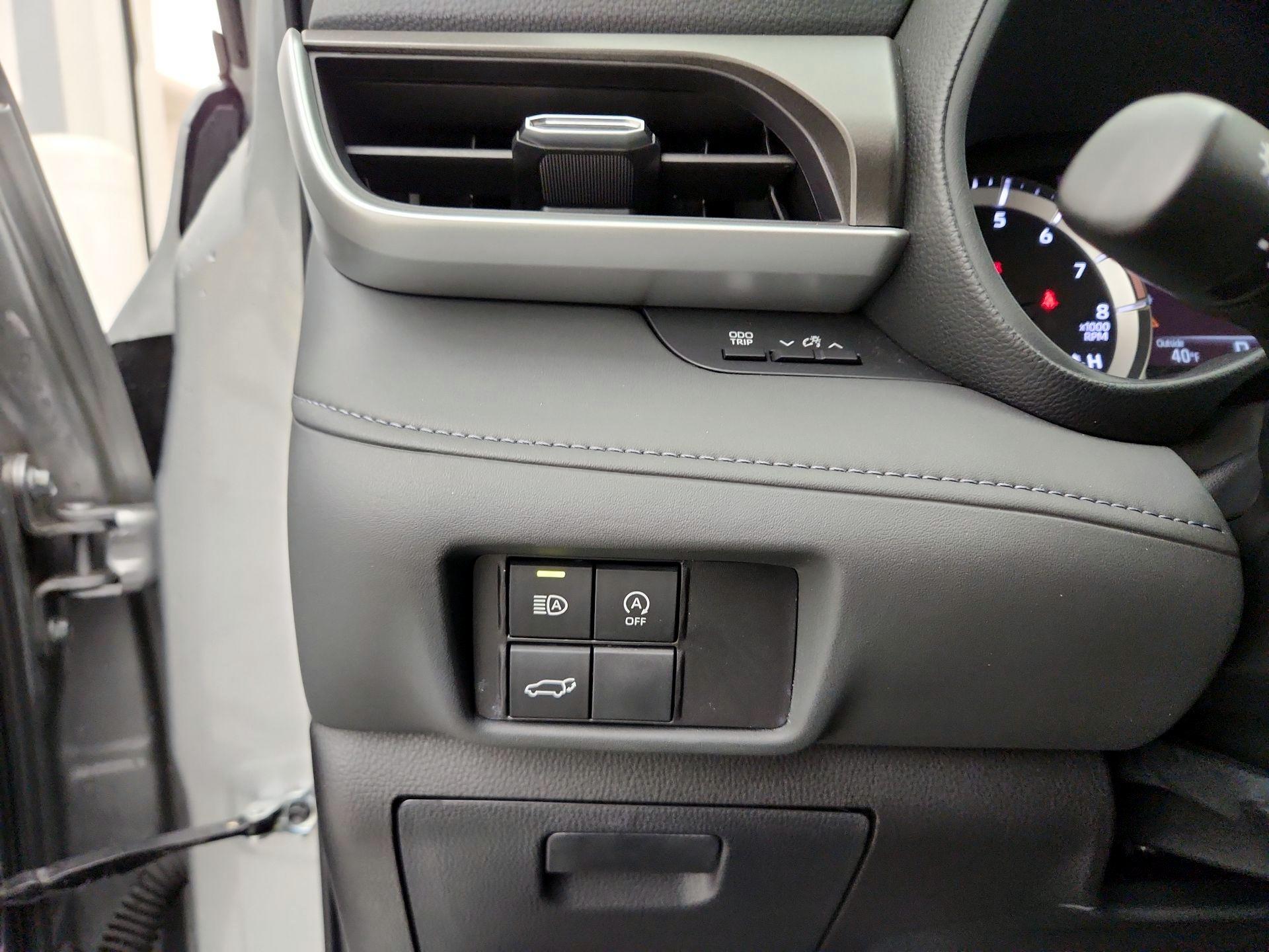 Thumbnail: 2024 Toyota Highlander - 13