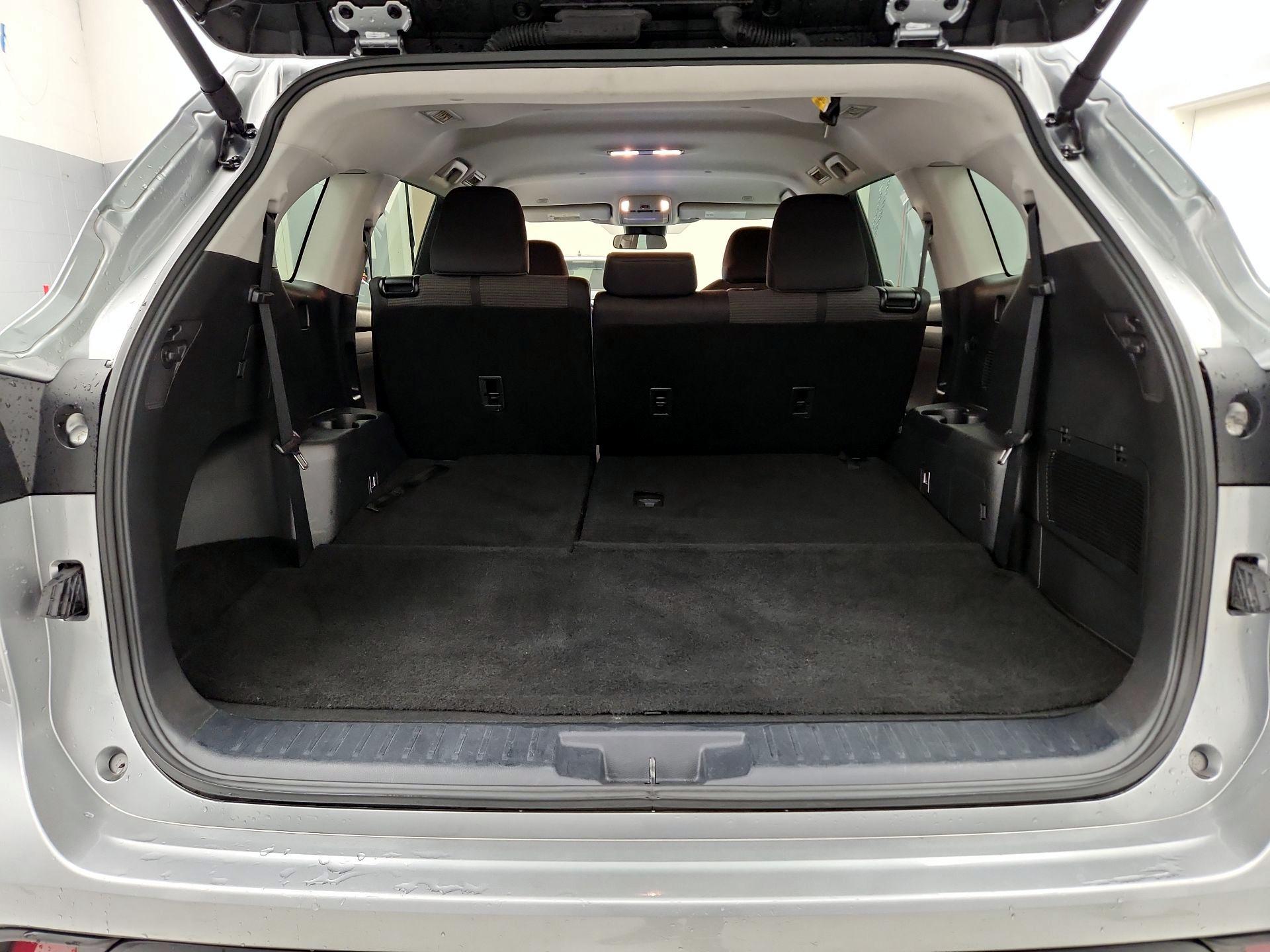 Thumbnail: 2024 Toyota Highlander - 20