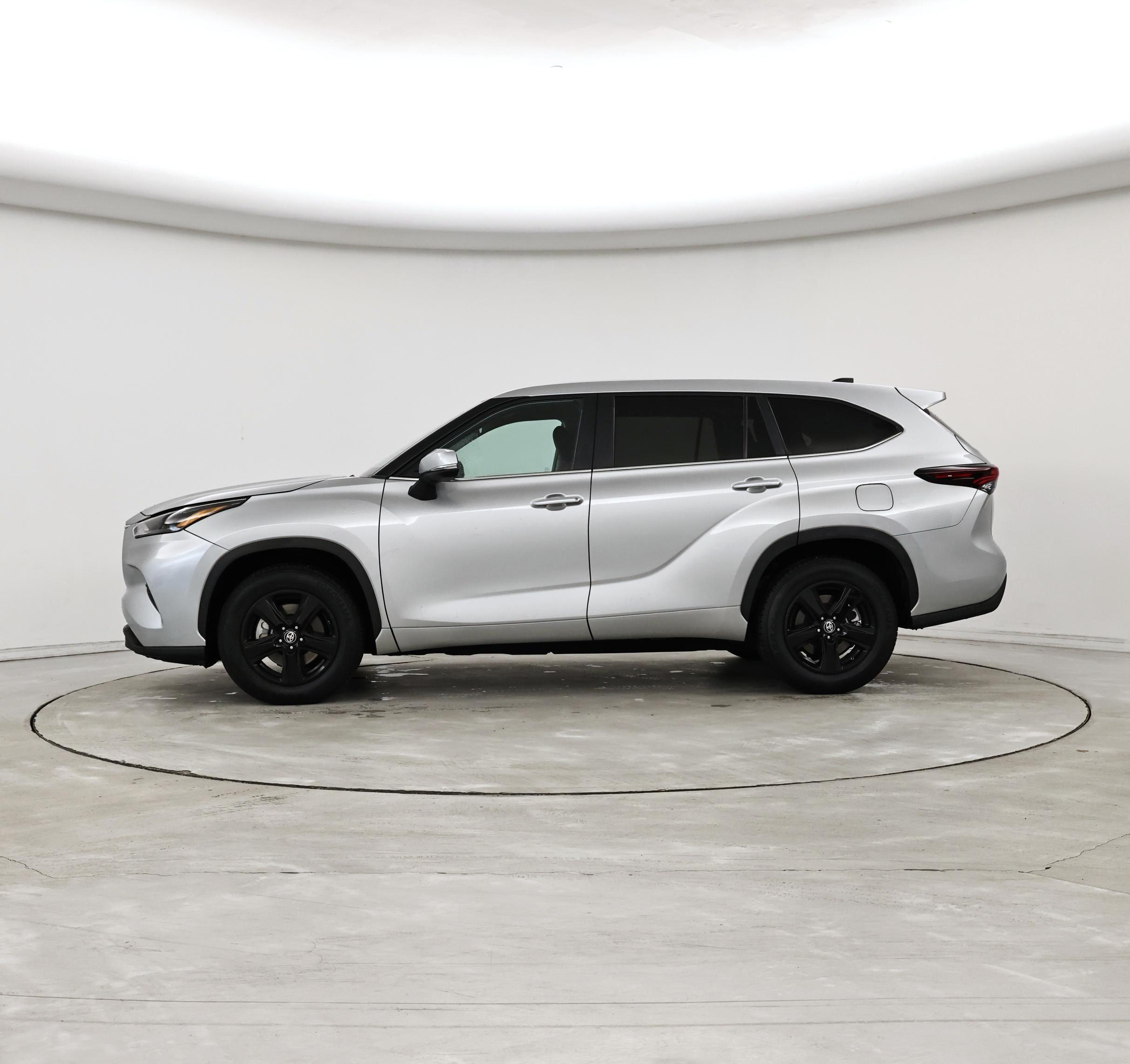 Thumbnail: 2024 Toyota Highlander - 3