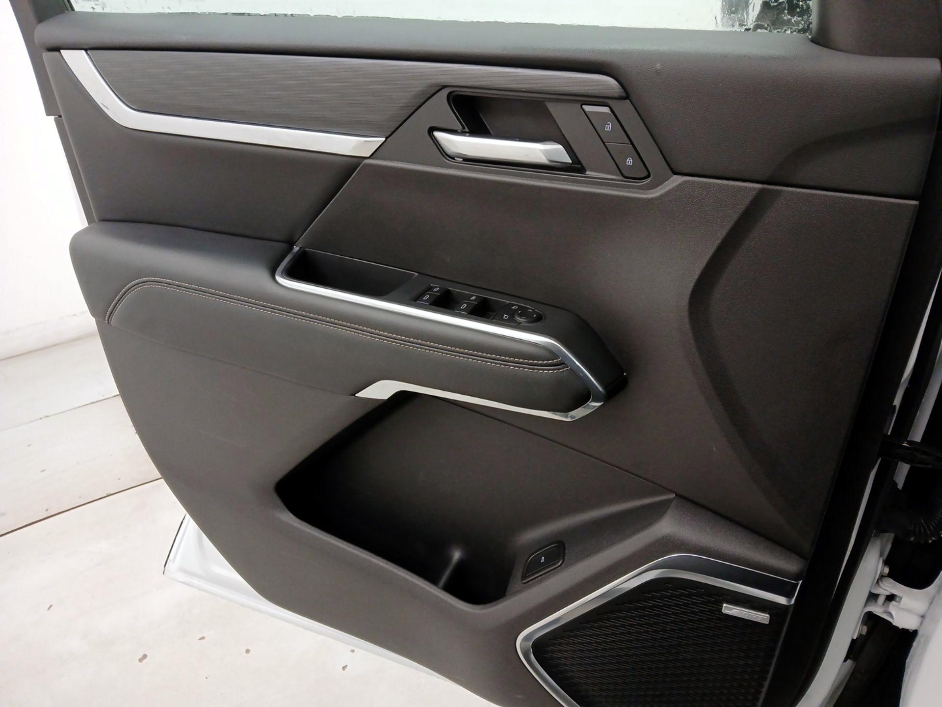 Thumbnail: 2025 GMC Acadia - 12