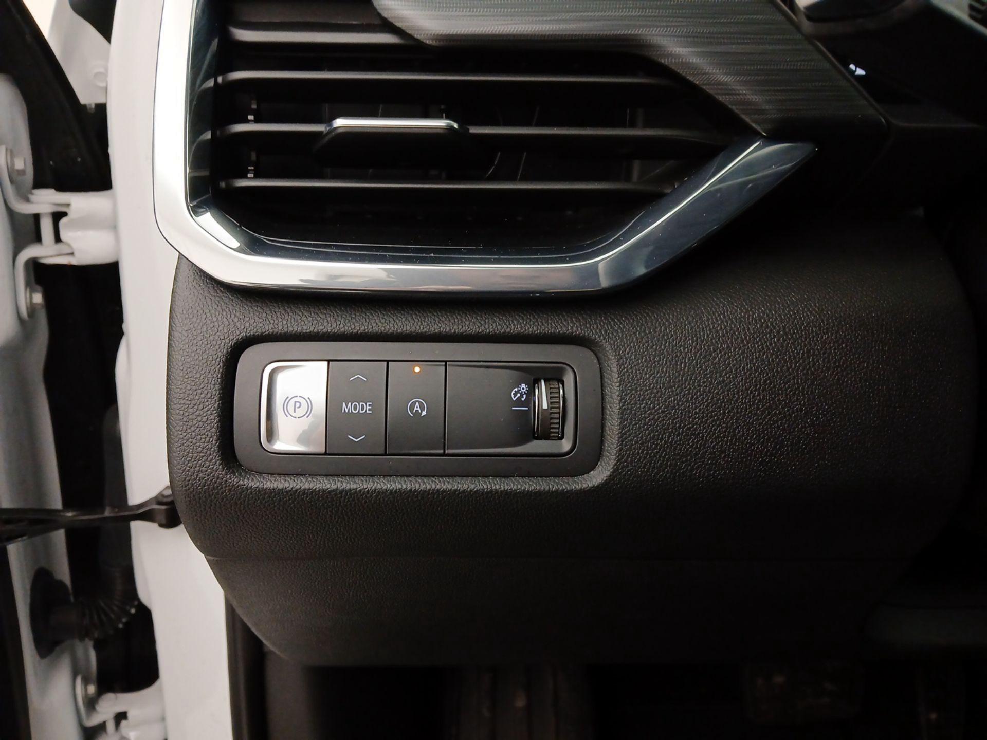 Thumbnail: 2025 GMC Acadia - 13