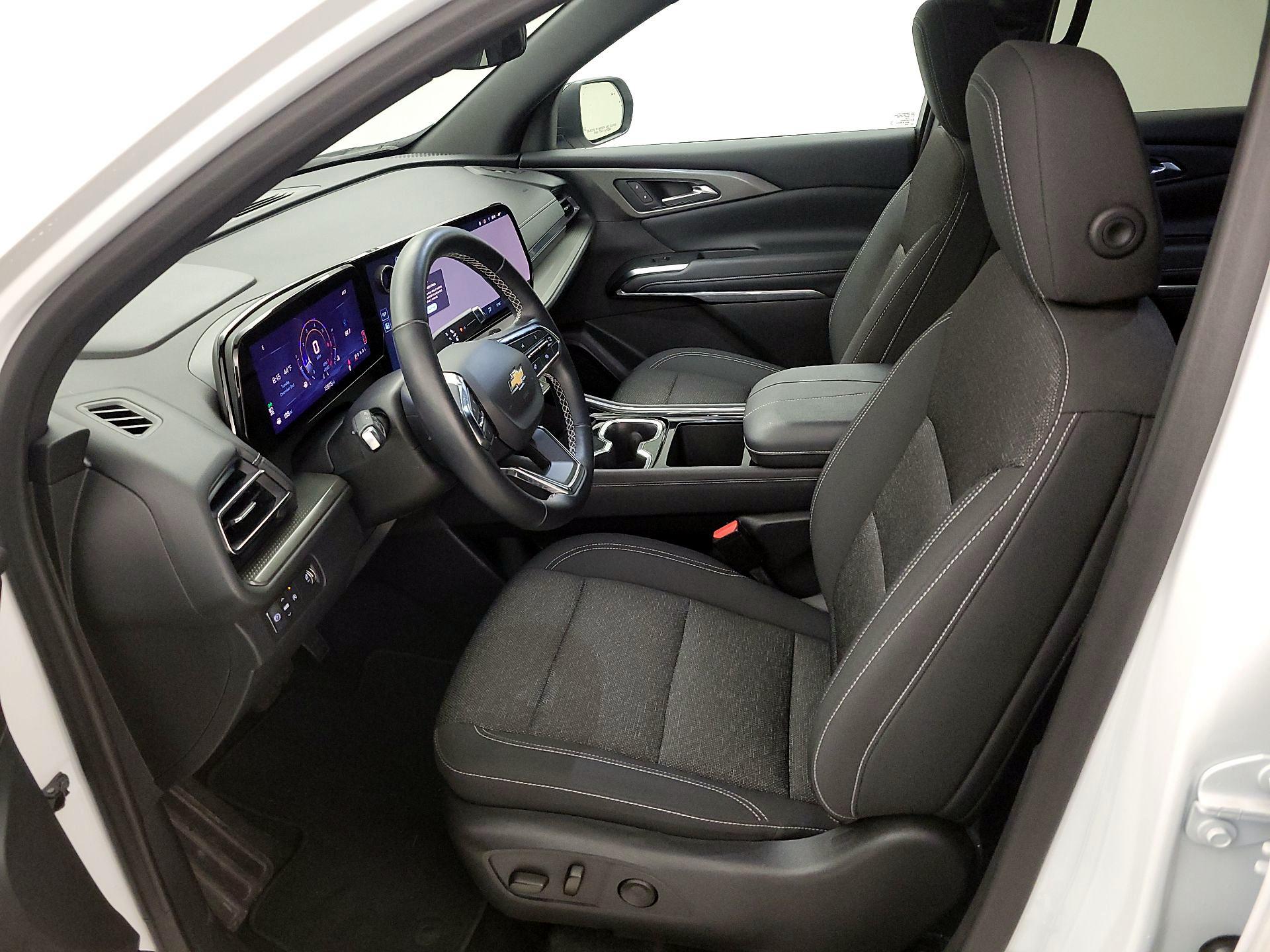 Thumbnail: 2025 Chevrolet Traverse - 11