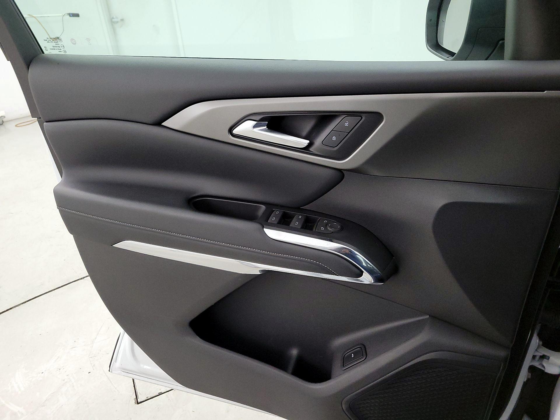 Thumbnail: 2025 Chevrolet Traverse - 12