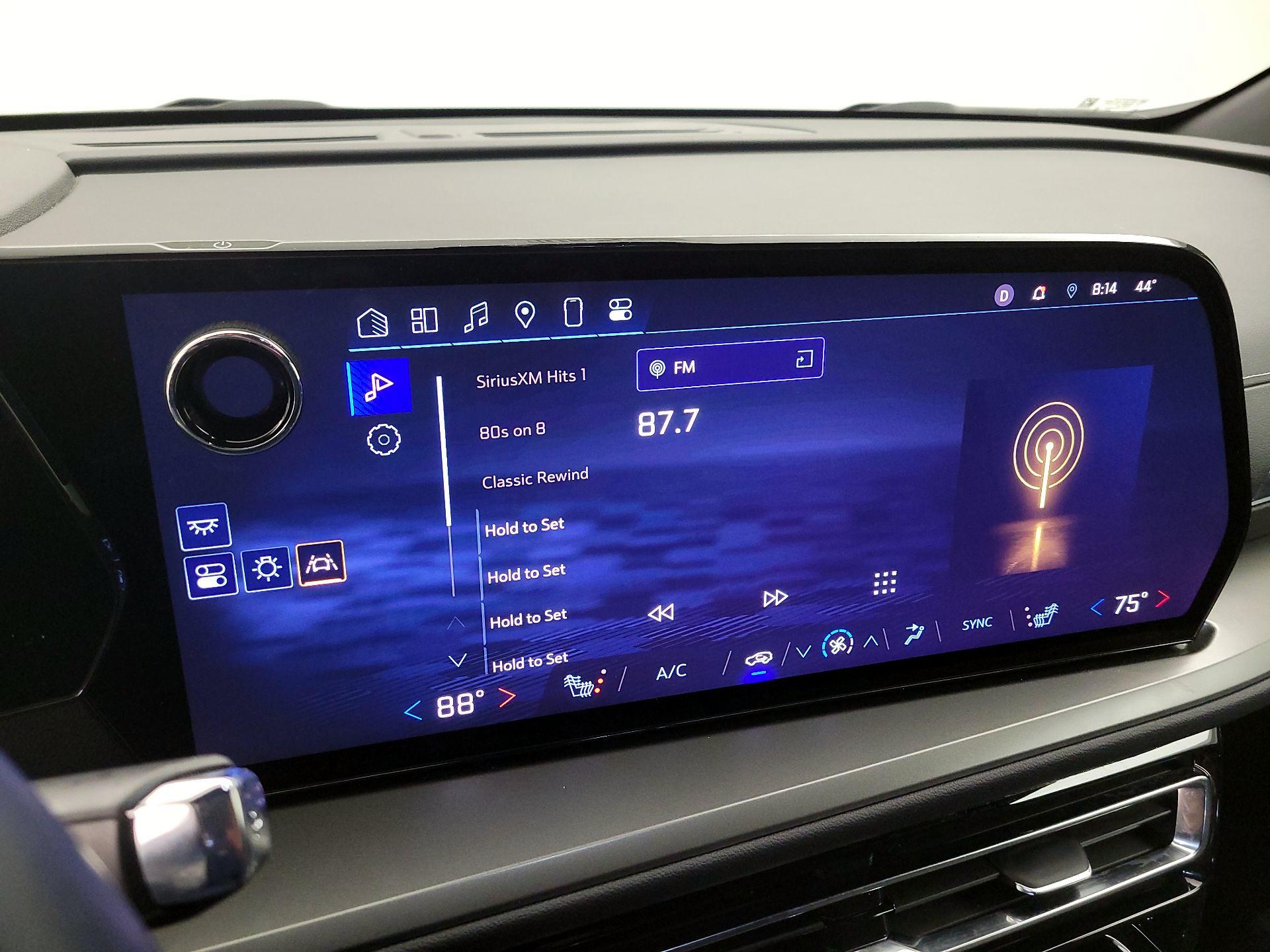 Thumbnail: 2025 Chevrolet Traverse - 16