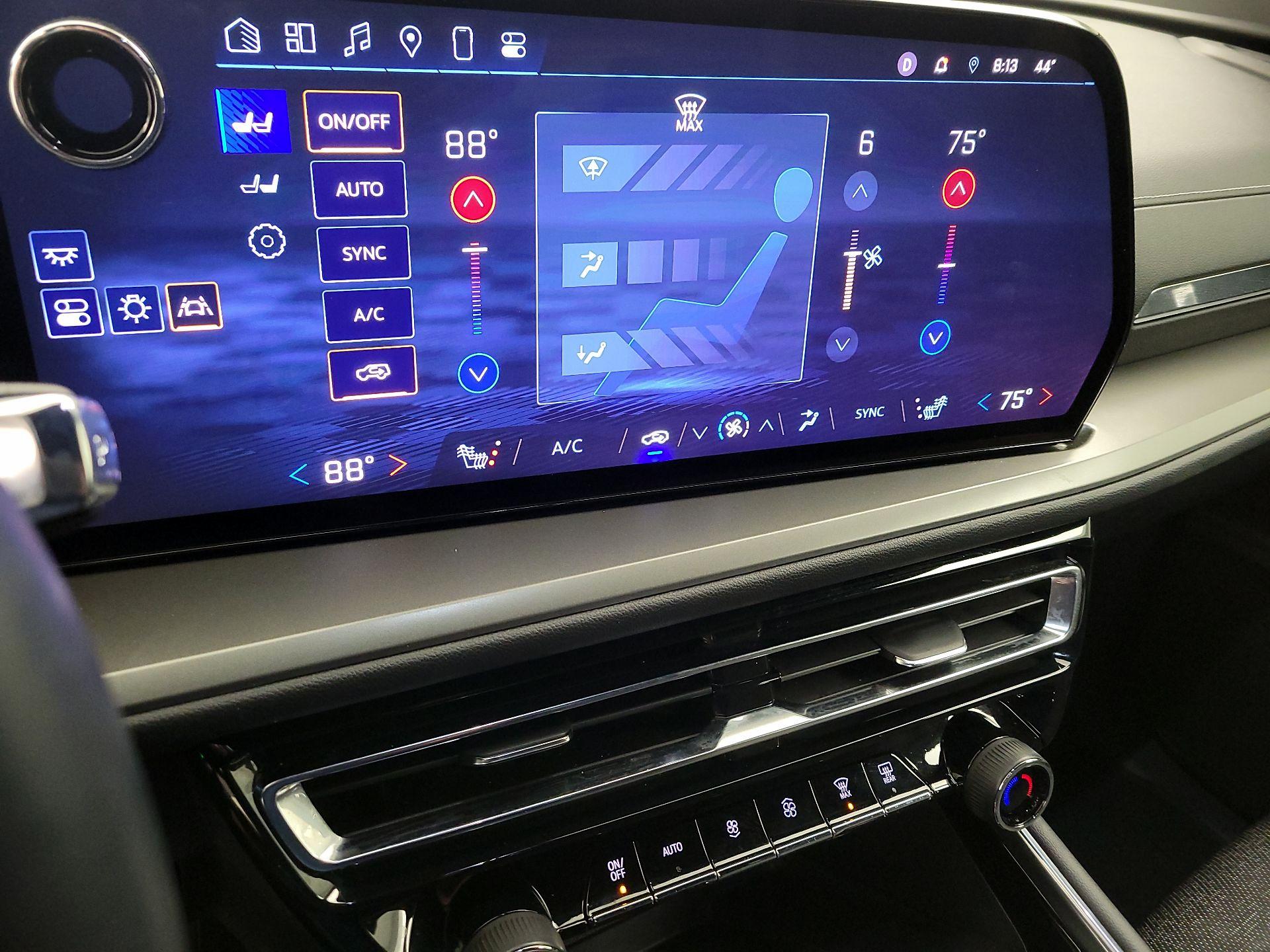 Thumbnail: 2025 Chevrolet Traverse - 17