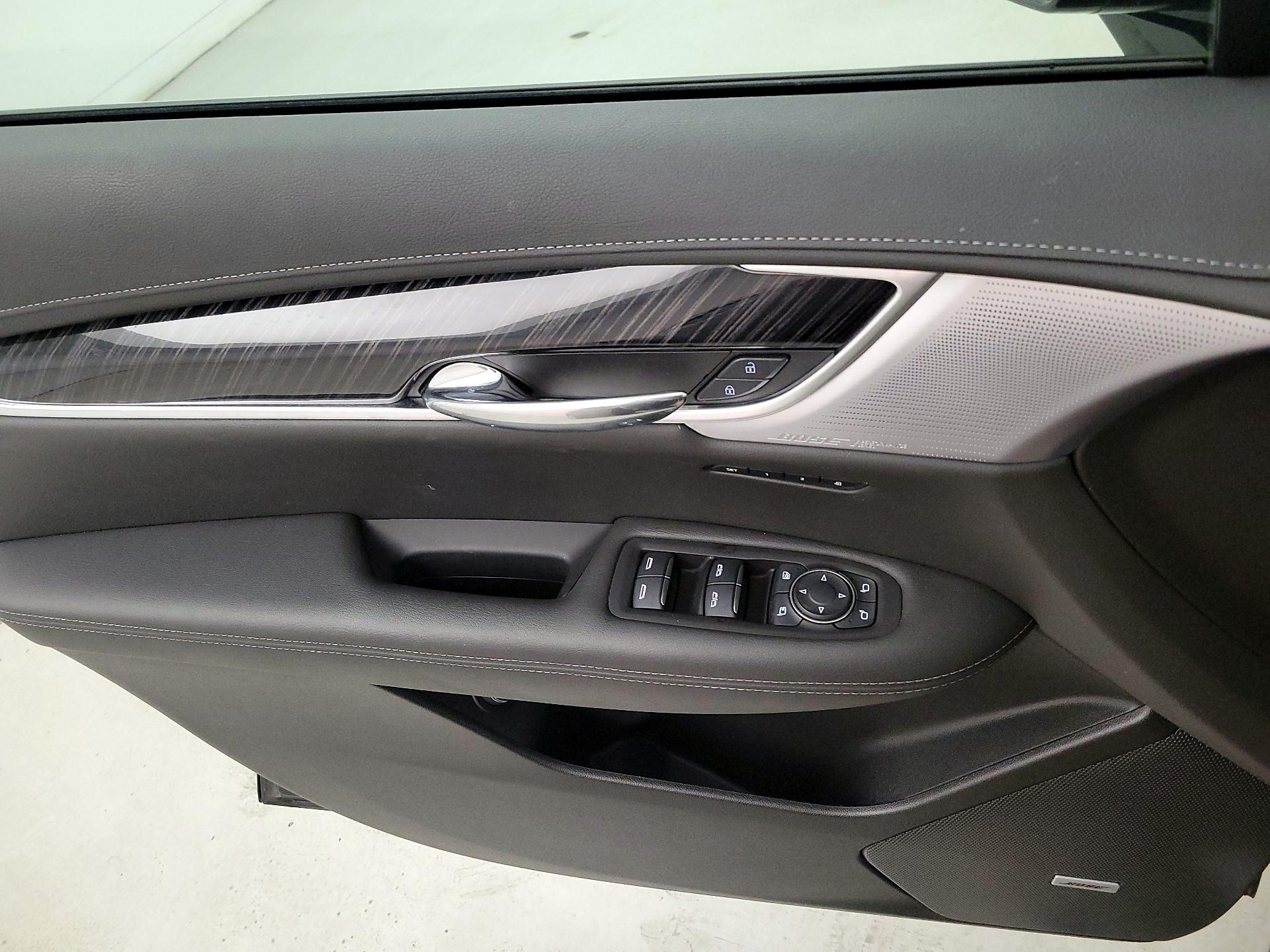 Thumbnail: 2025 Cadillac XT6 - 12