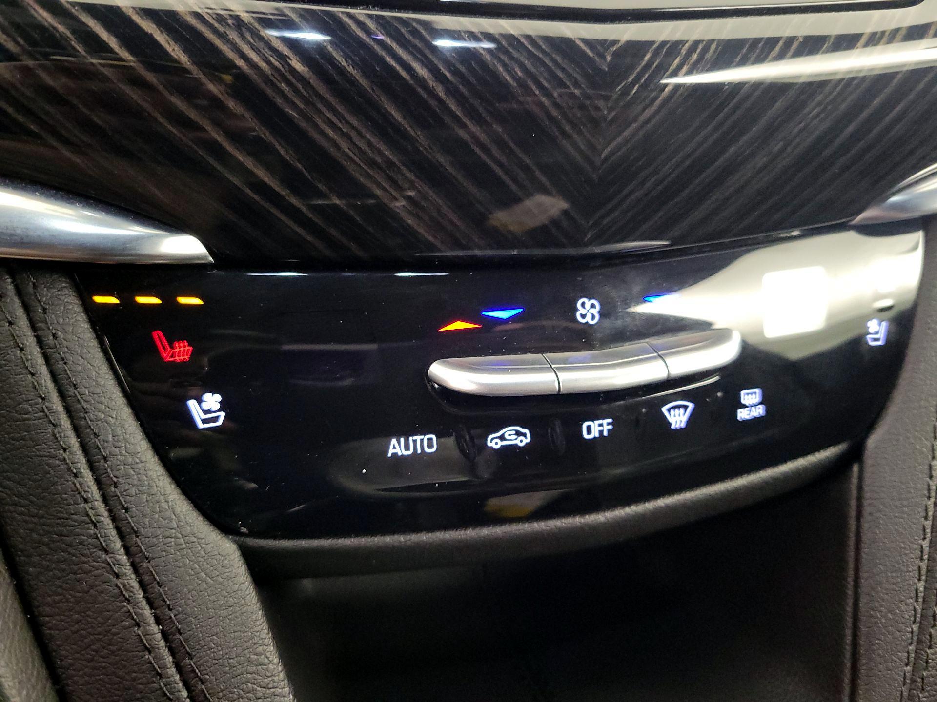 Thumbnail: 2025 Cadillac XT6 - 17