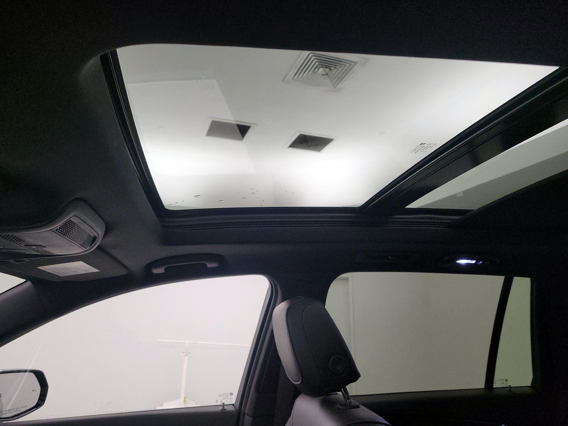 Thumbnail: 2025 Cadillac XT6 - 20