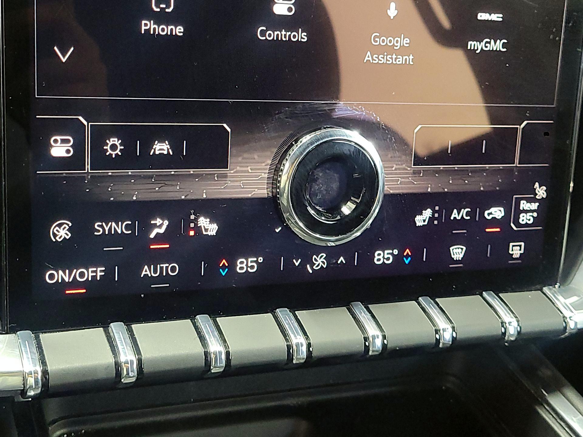 Thumbnail: 2025 GMC Acadia - 17