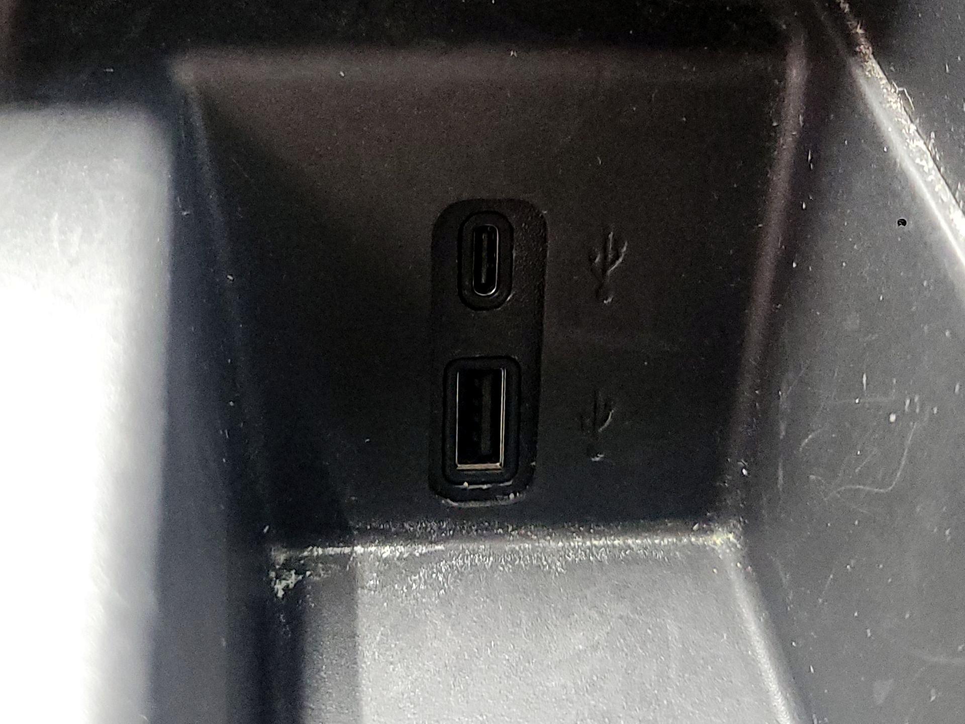 Thumbnail: 2025 GMC Acadia - 19