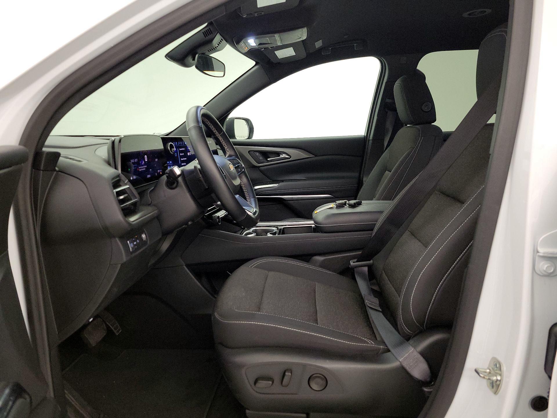 Thumbnail: 2025 Chevrolet Traverse - 11