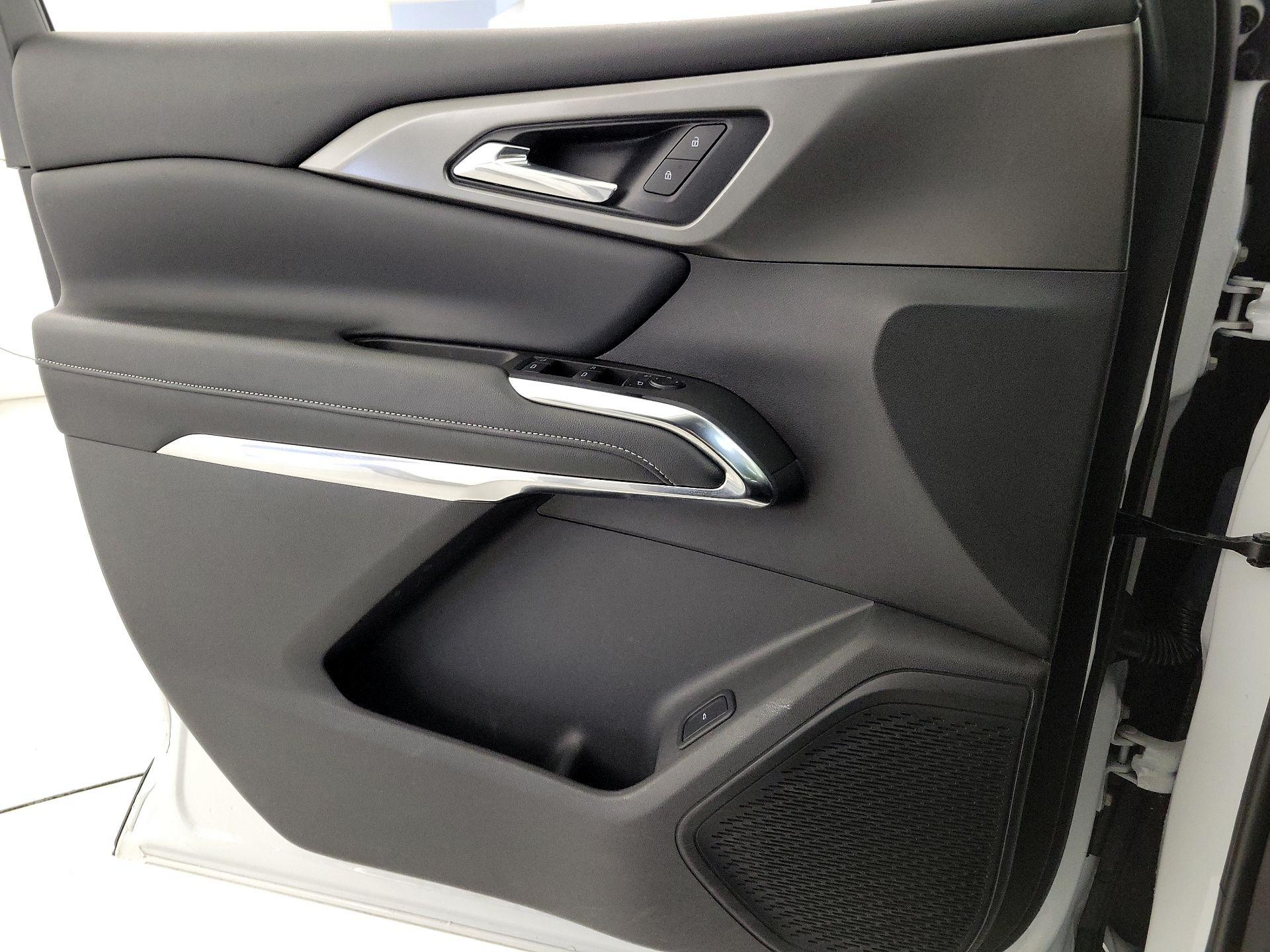 Thumbnail: 2025 Chevrolet Traverse - 12