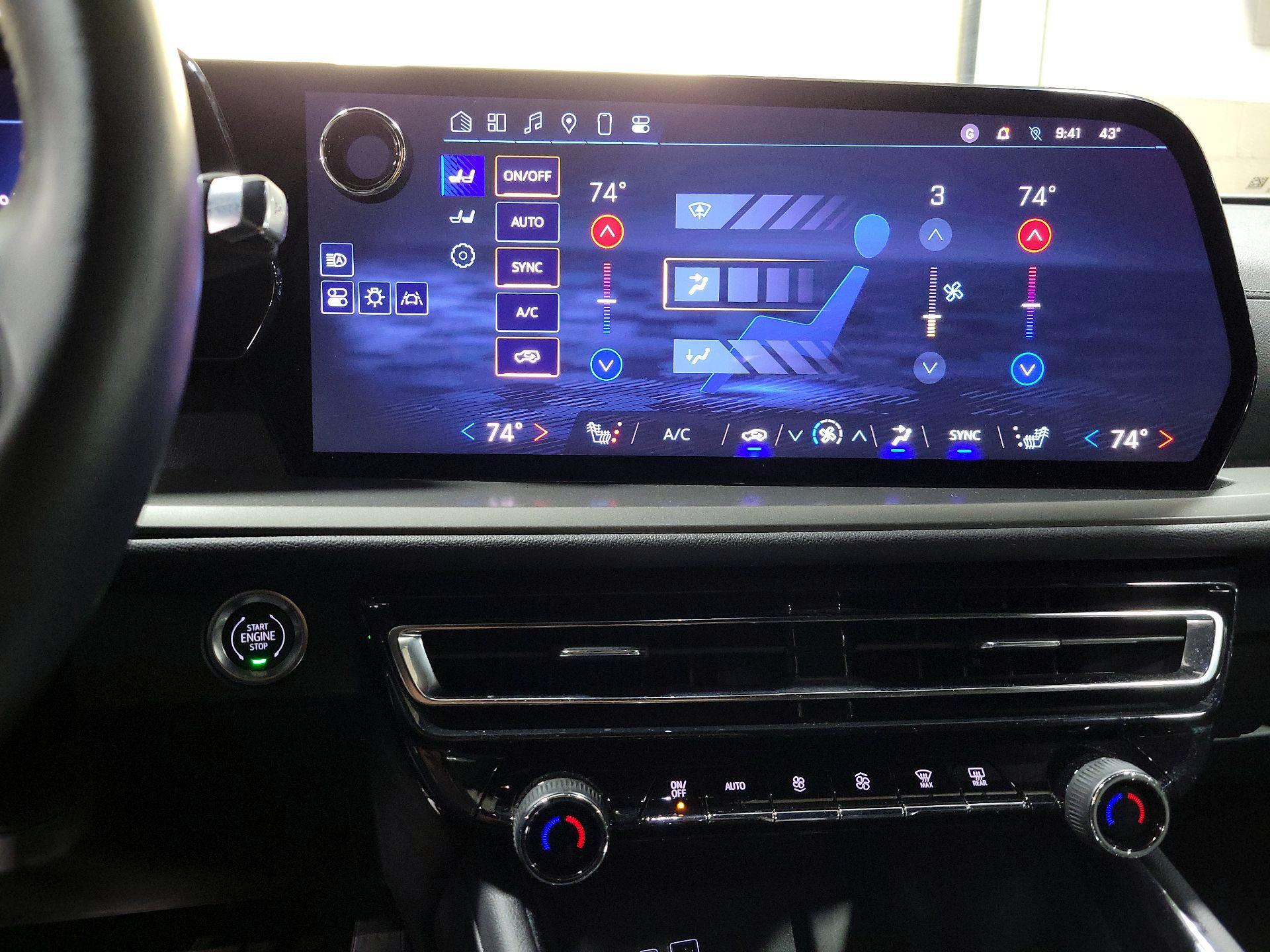 Thumbnail: 2025 Chevrolet Traverse - 16