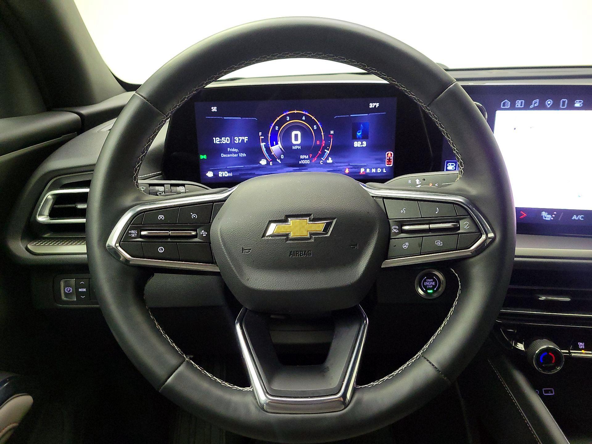 Thumbnail: 2025 Chevrolet Traverse - 10