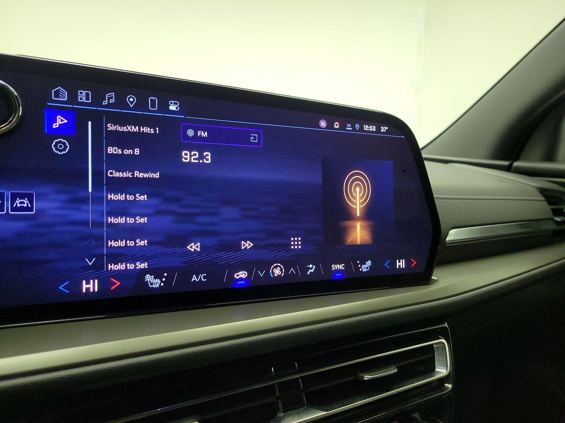 Thumbnail: 2025 Chevrolet Traverse - 16