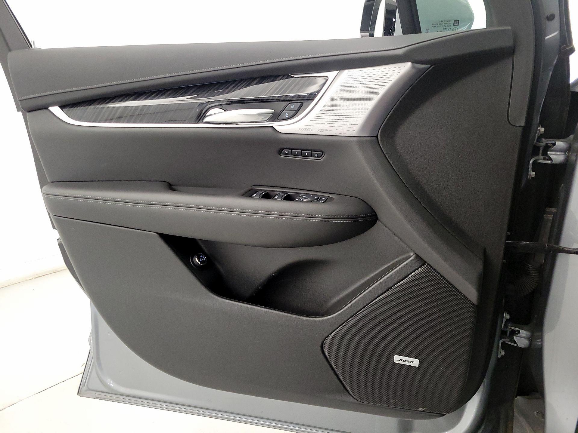 Thumbnail: 2025 Cadillac XT6 - 12