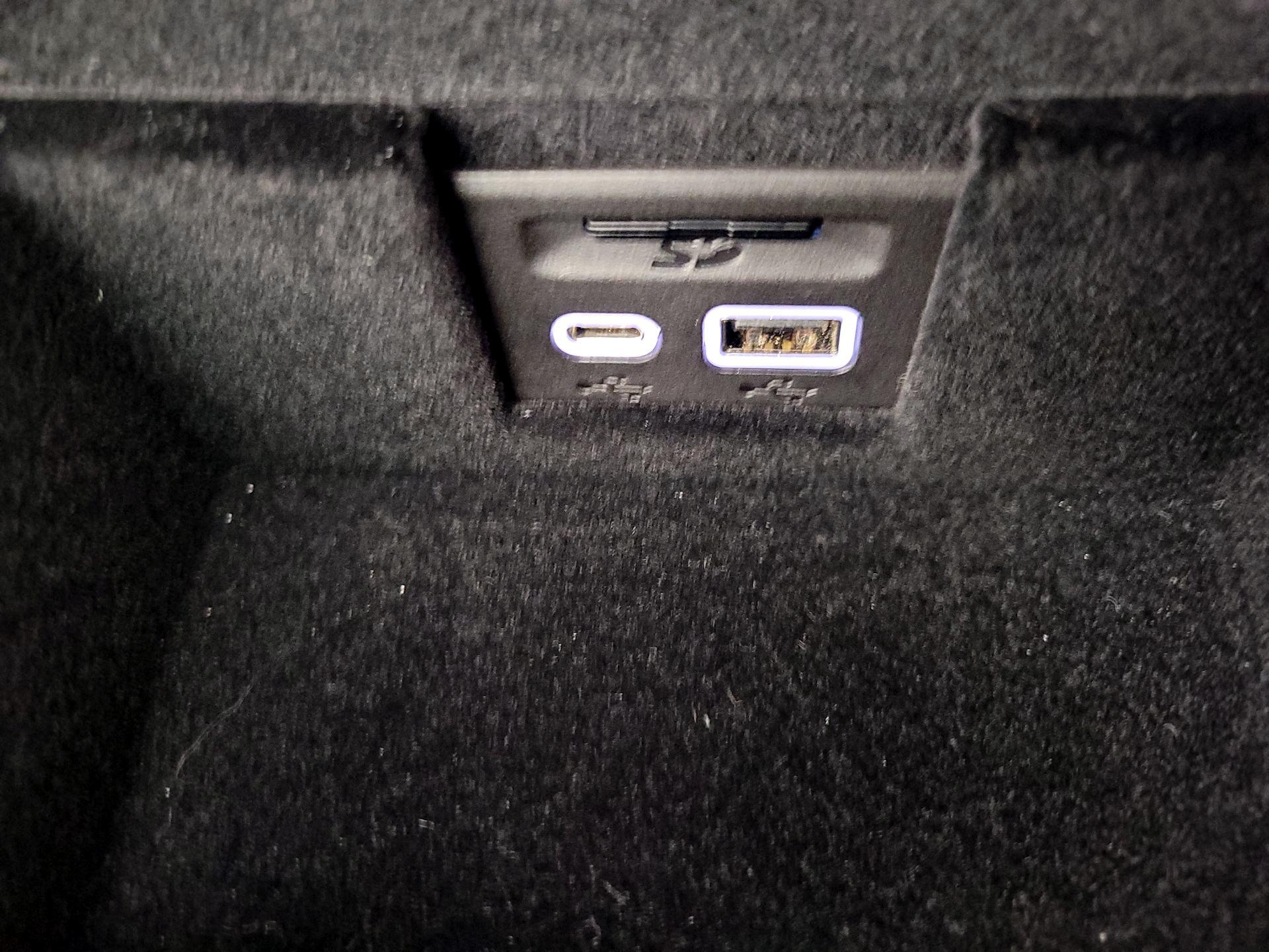 Thumbnail: 2025 Cadillac XT6 - 17