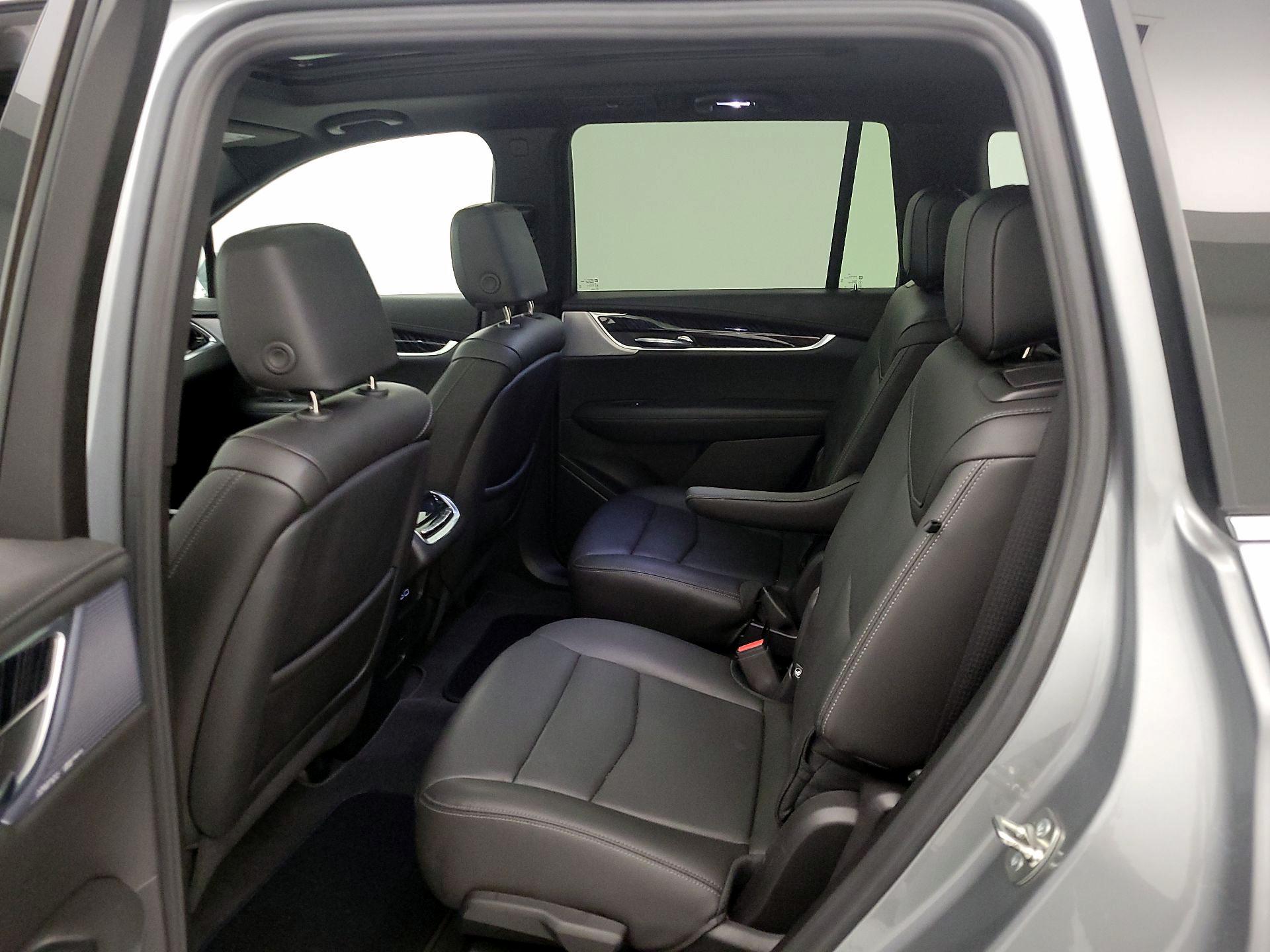 Thumbnail: 2025 Cadillac XT6 - 19