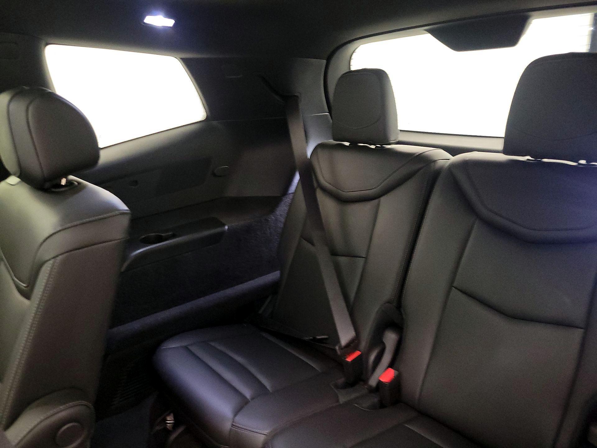 Thumbnail: 2025 Cadillac XT6 - 20