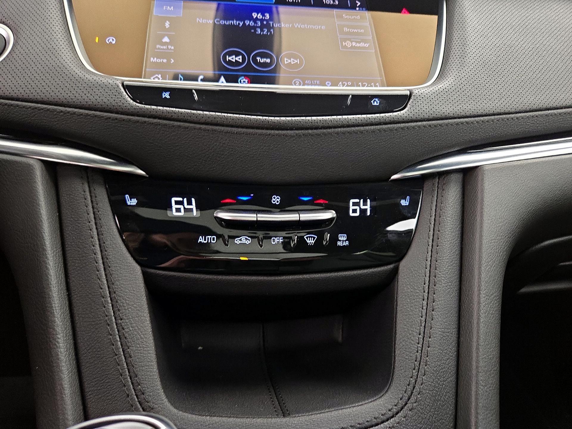 Thumbnail: 2025 Cadillac XT5 - 17