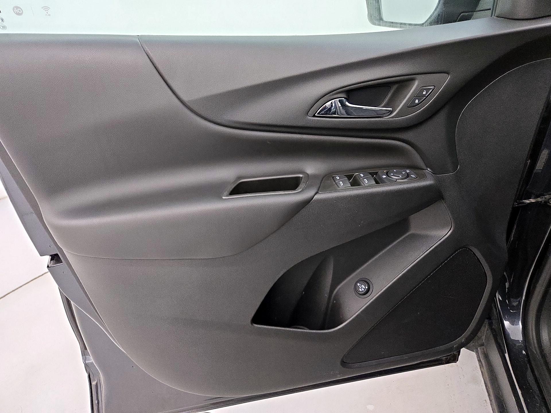 Thumbnail: 2022 Chevrolet Equinox - 12