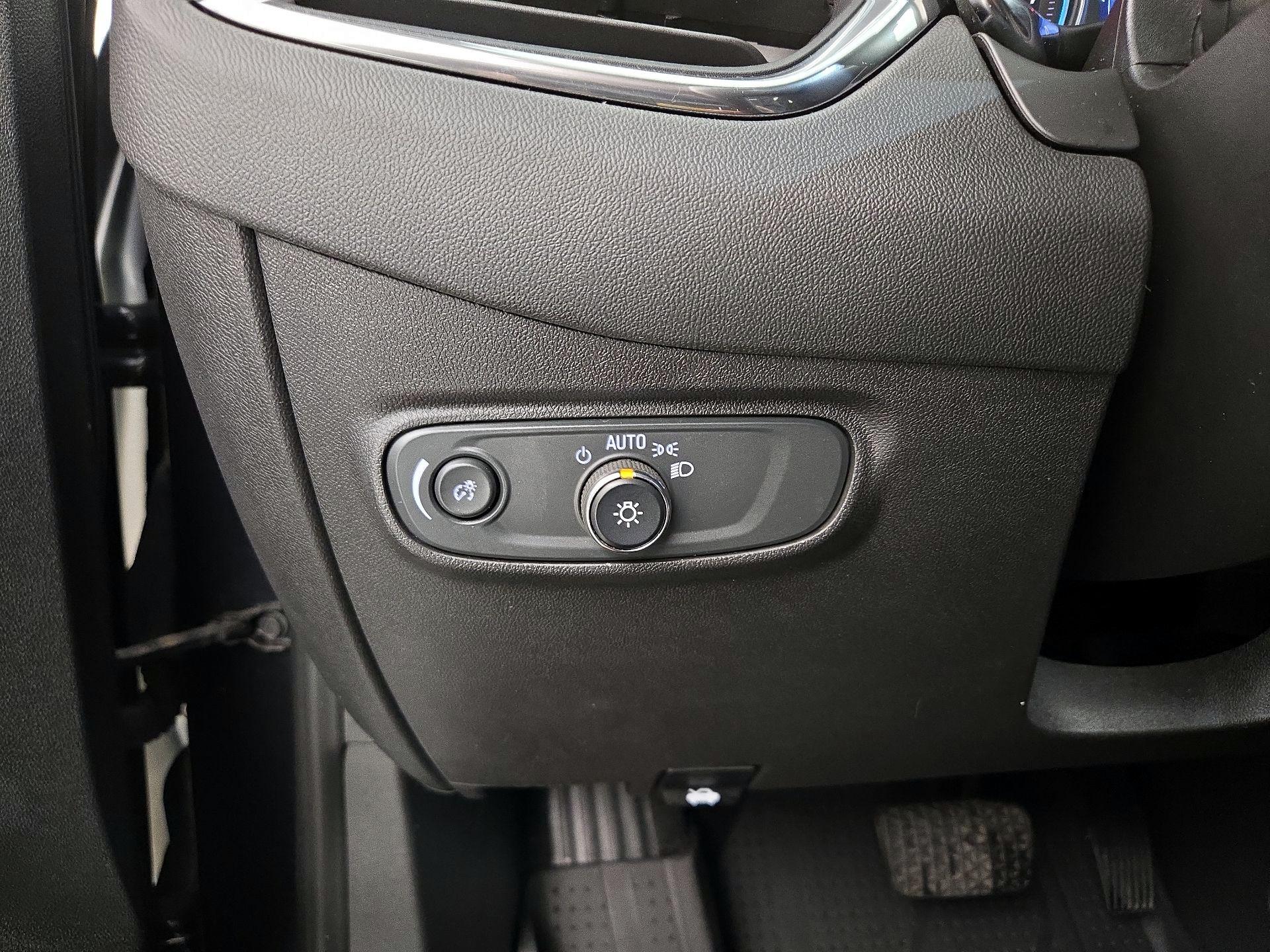 Thumbnail: 2022 Chevrolet Equinox - 13