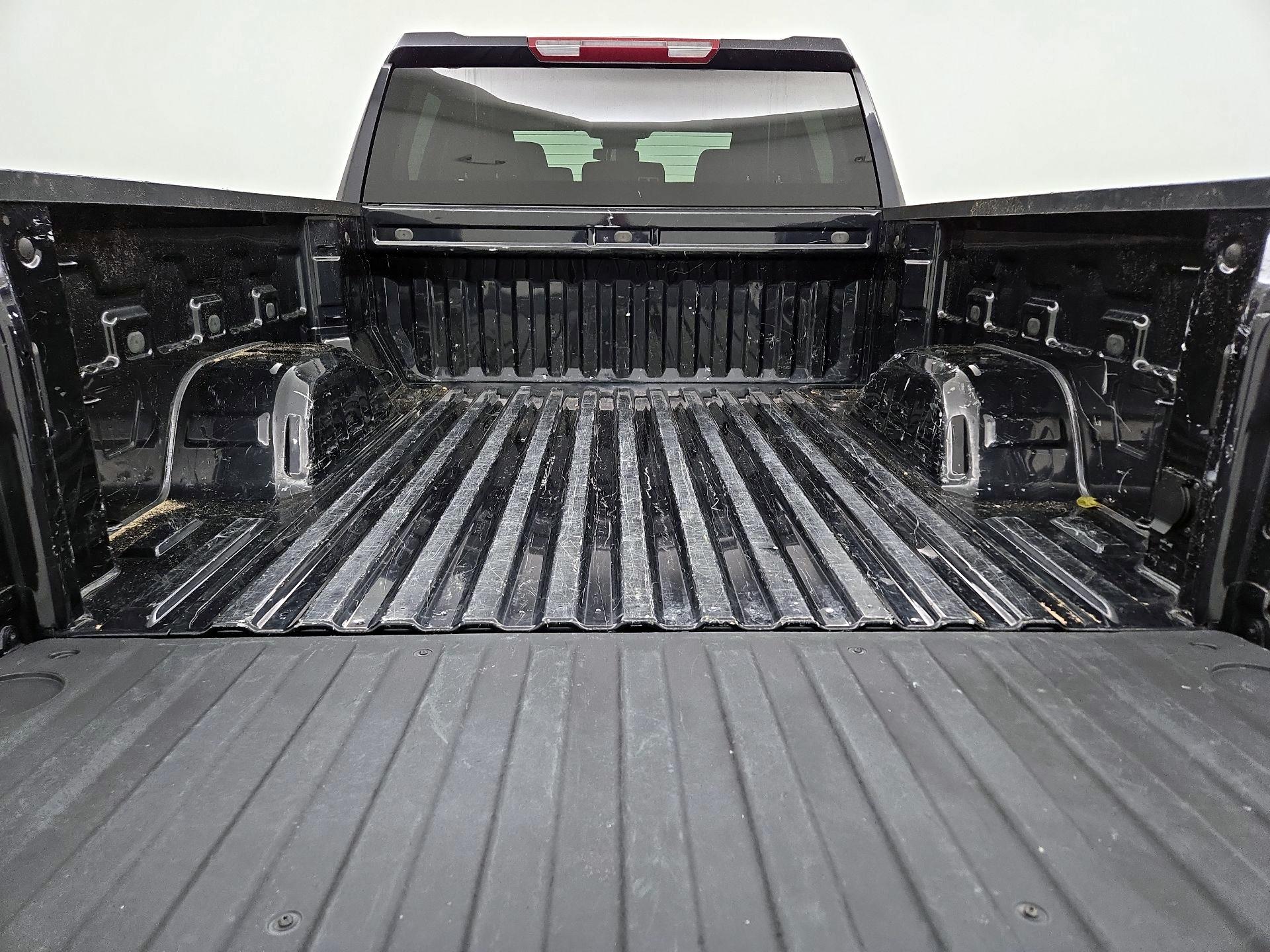 Thumbnail: 2023 Chevrolet Silverado 1500 - 19