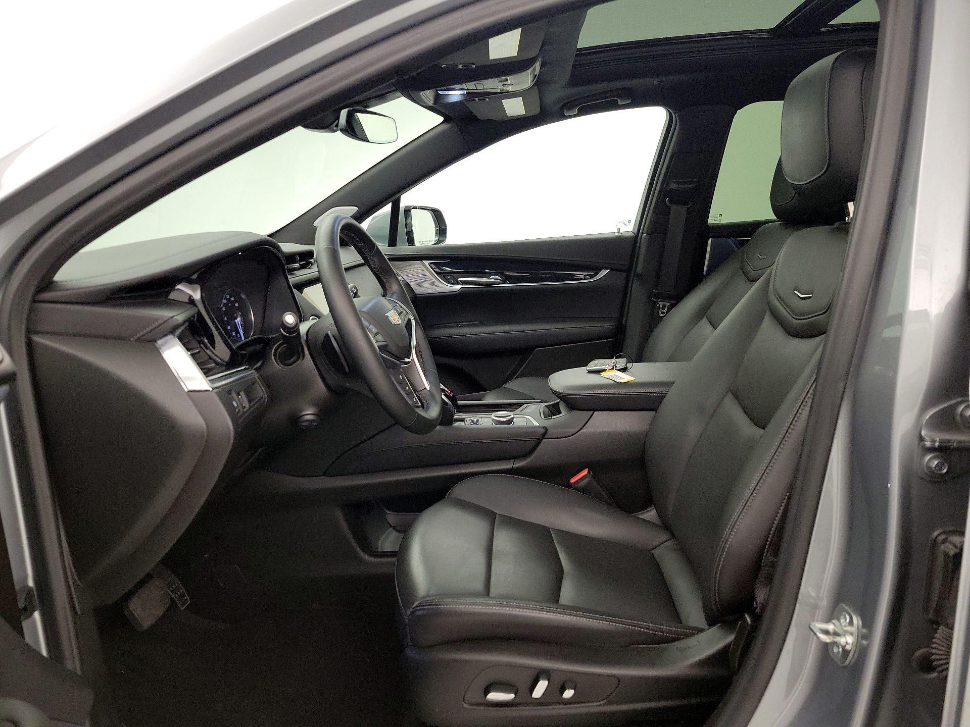 Thumbnail: 2025 Cadillac XT5 - 11