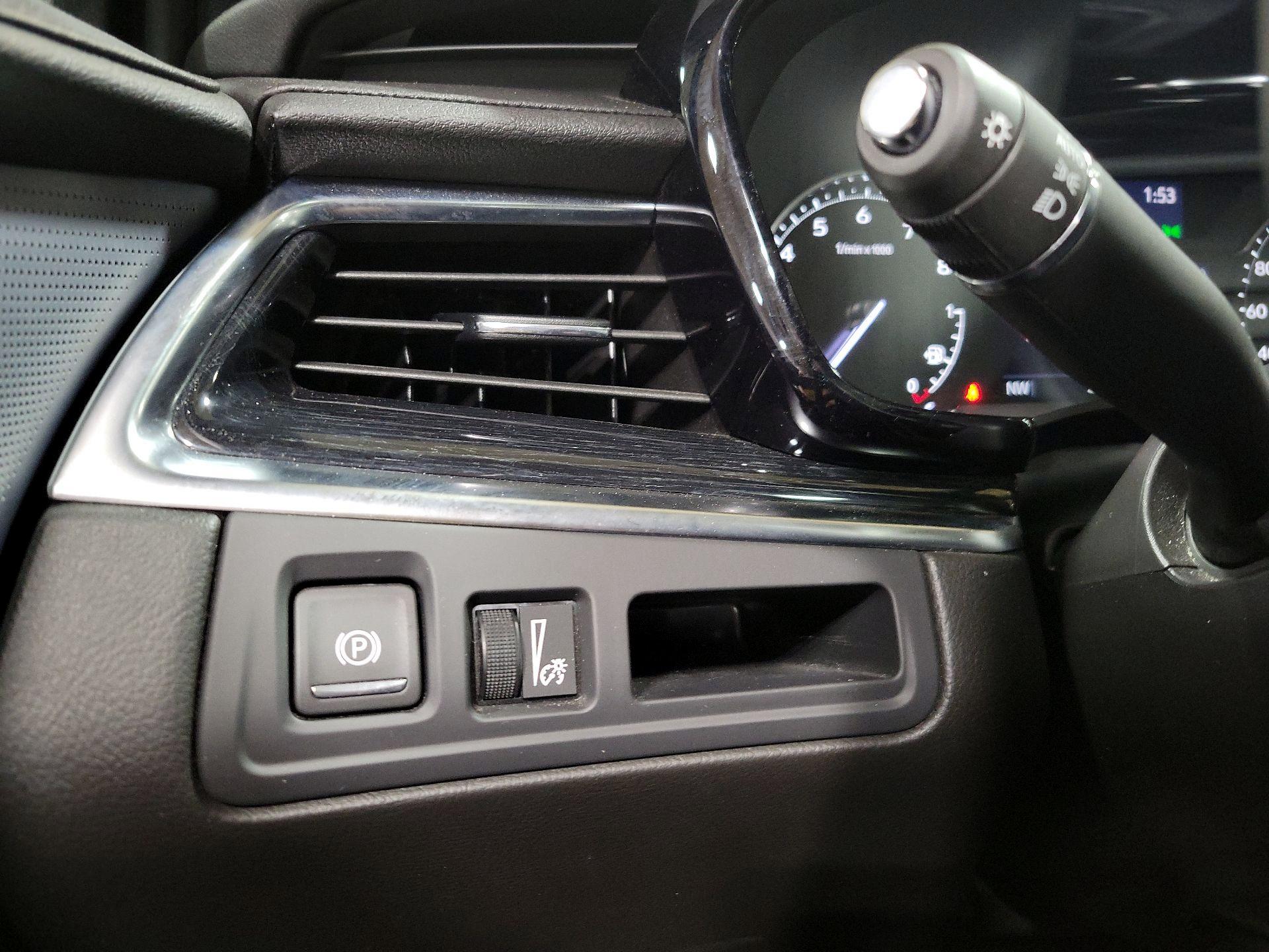 Thumbnail: 2025 Cadillac XT5 - 13