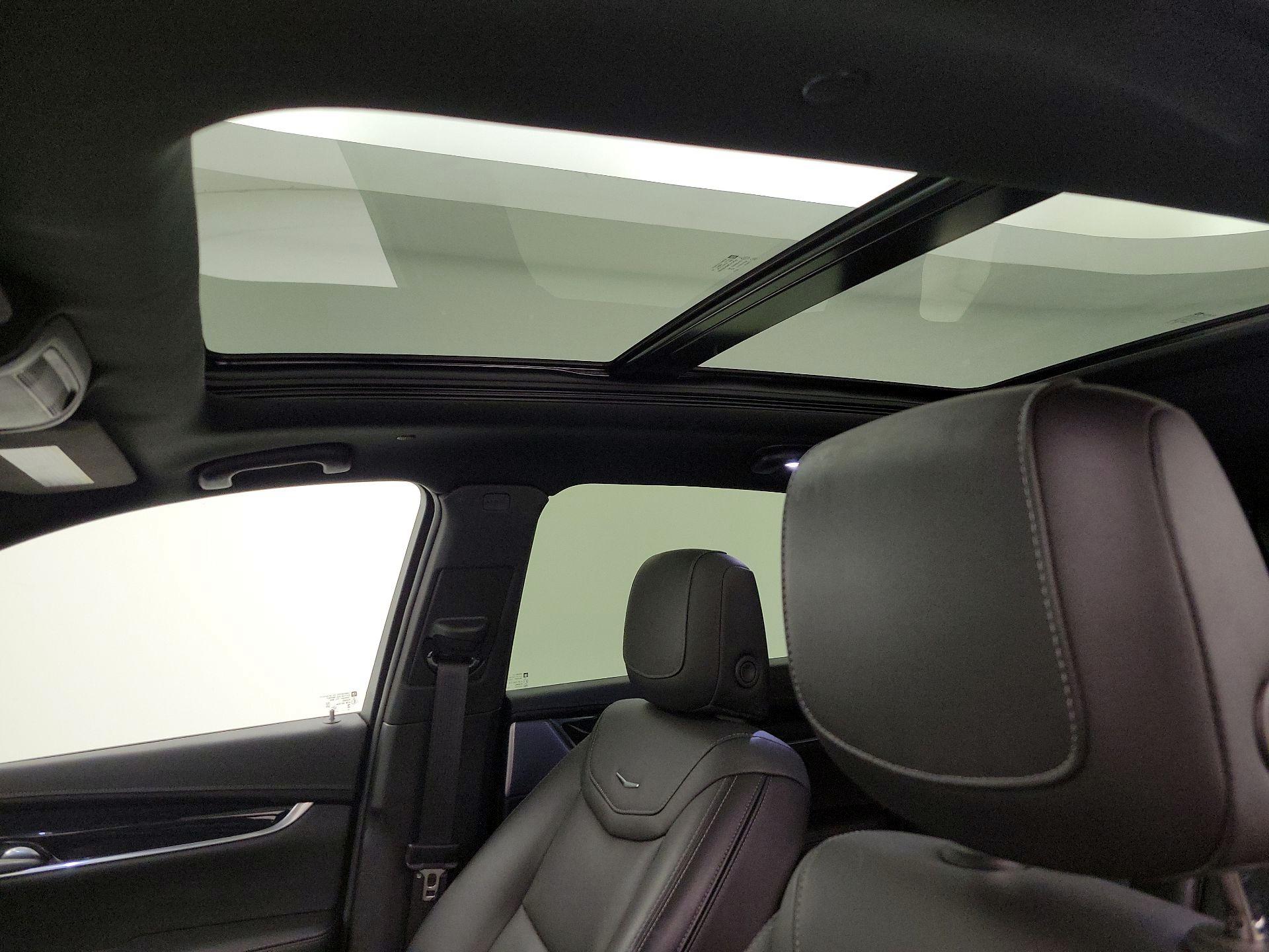 Thumbnail: 2025 Cadillac XT5 - 18