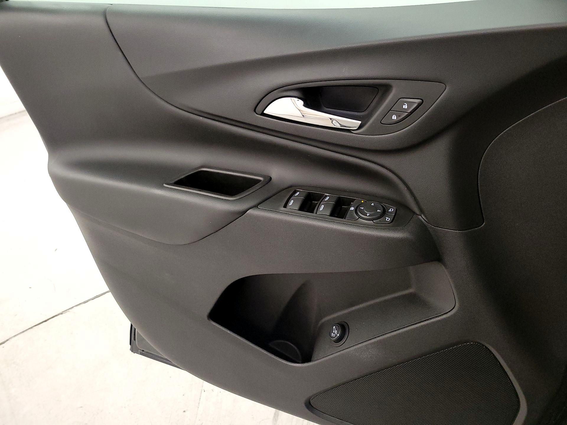 Thumbnail: 2022 Chevrolet Equinox - 12