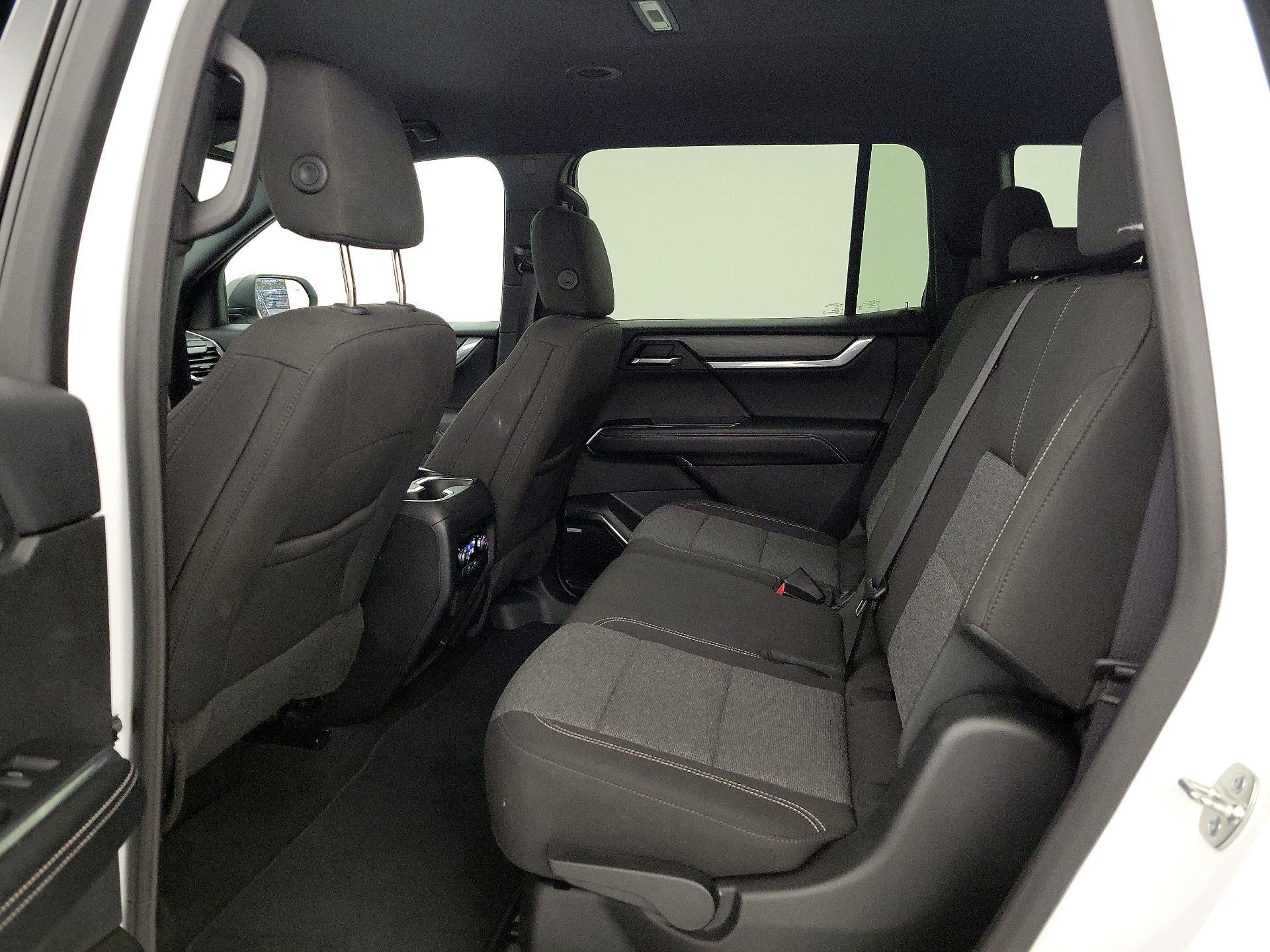 Thumbnail: 2025 GMC Acadia - 18