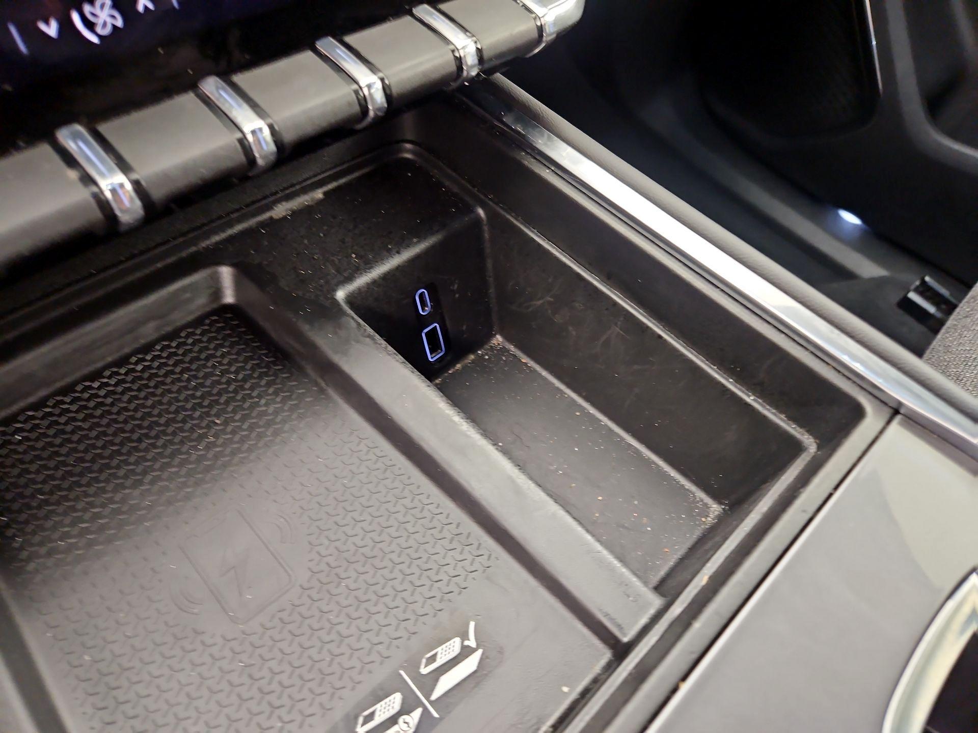 Thumbnail: 2025 GMC Acadia - 18